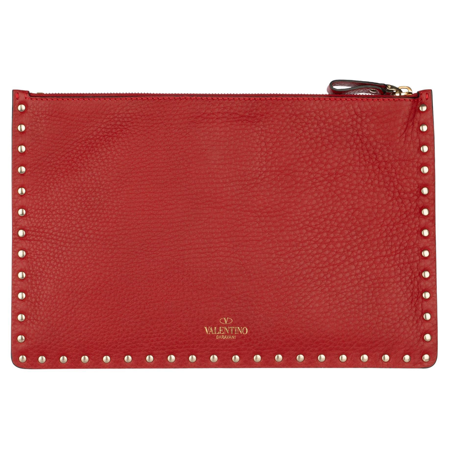 Borsello in pelle rossa Rockstud di Valentino