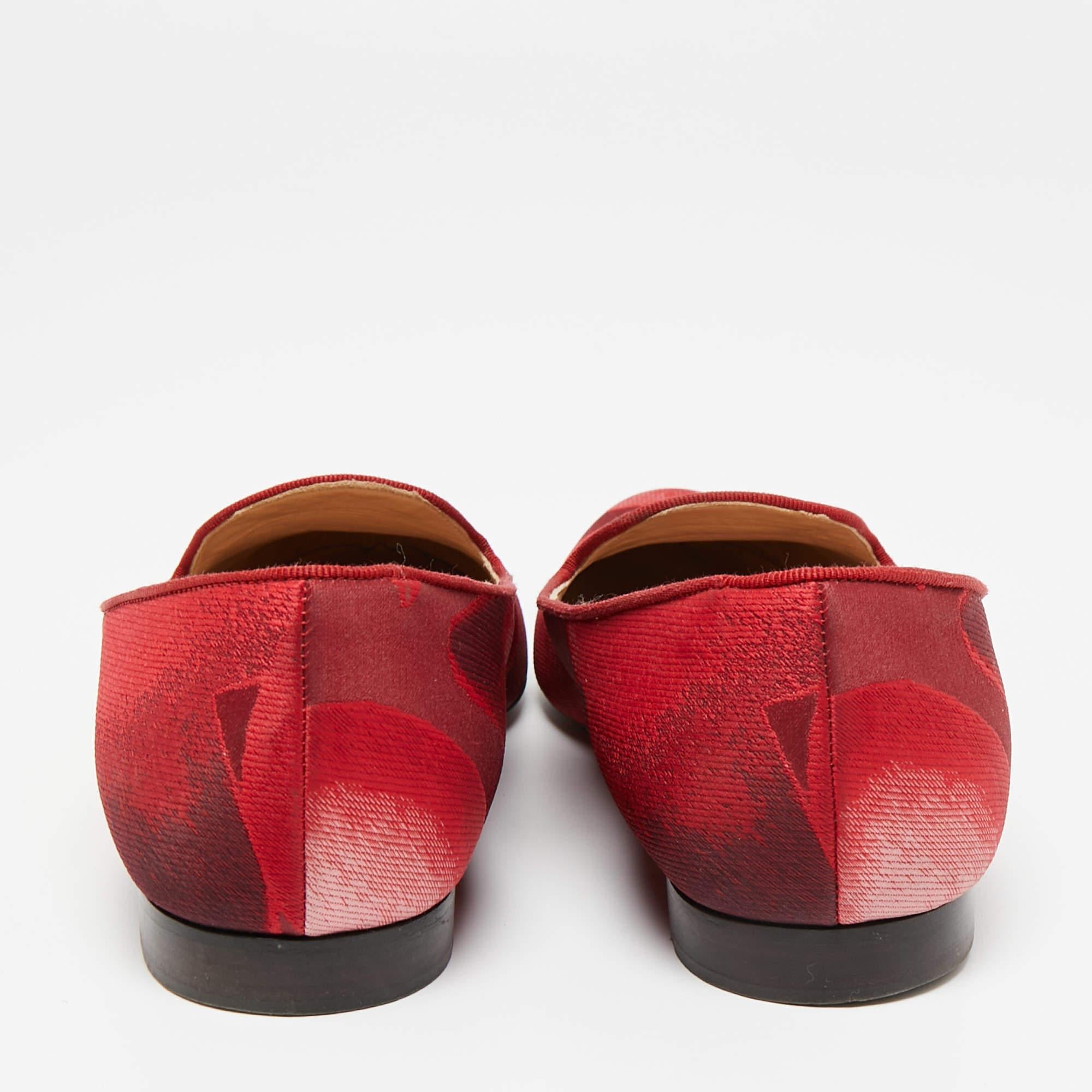 Rouge Valentino - Chaussures de smoking brodées en satin rouge, taille 40 en vente