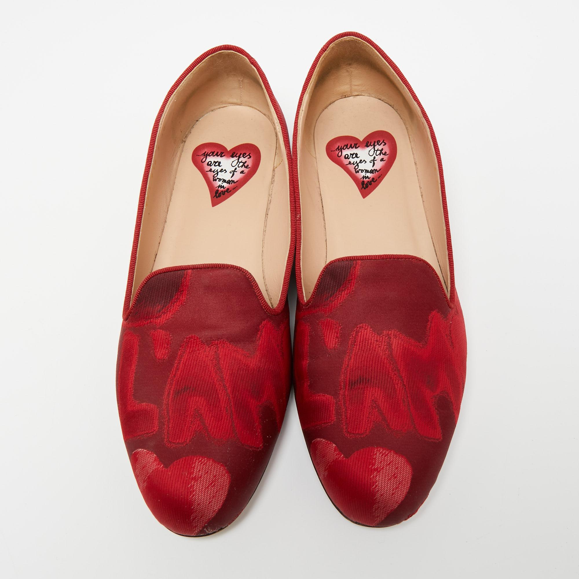 Valentino Red Satin Embroidered Smoking Slippers Size 40 In Good Condition For Sale In Dubai, Al Qouz 2