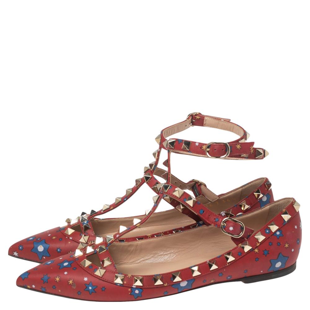 Valentino Red Star Print Leather Rockstud Ankle-Strap Ballet Flats Size 36.5 In Good Condition In Dubai, Al Qouz 2