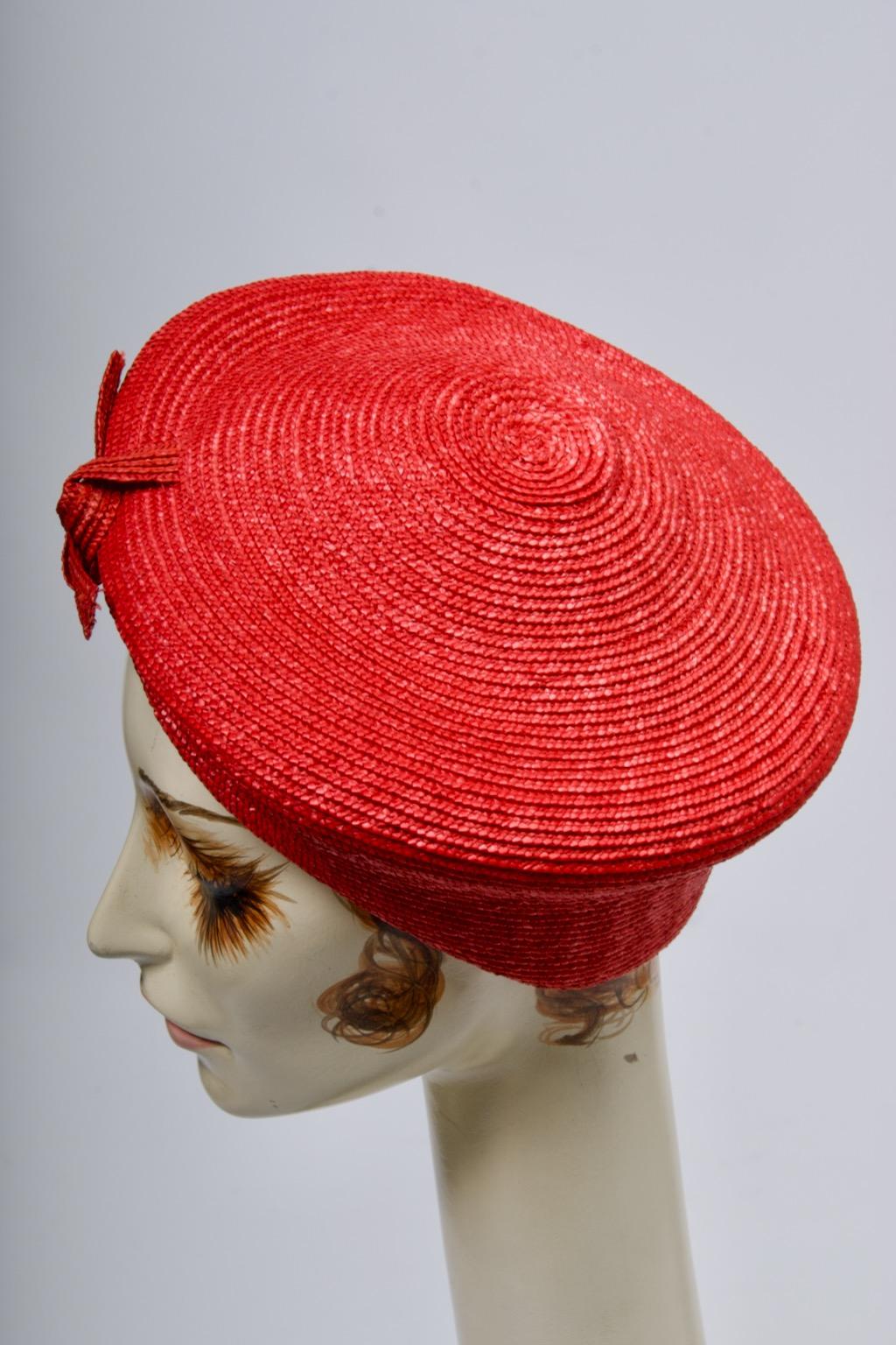 Chapeau de paille rouge Valentino Excellent état - En vente à Alford, MA