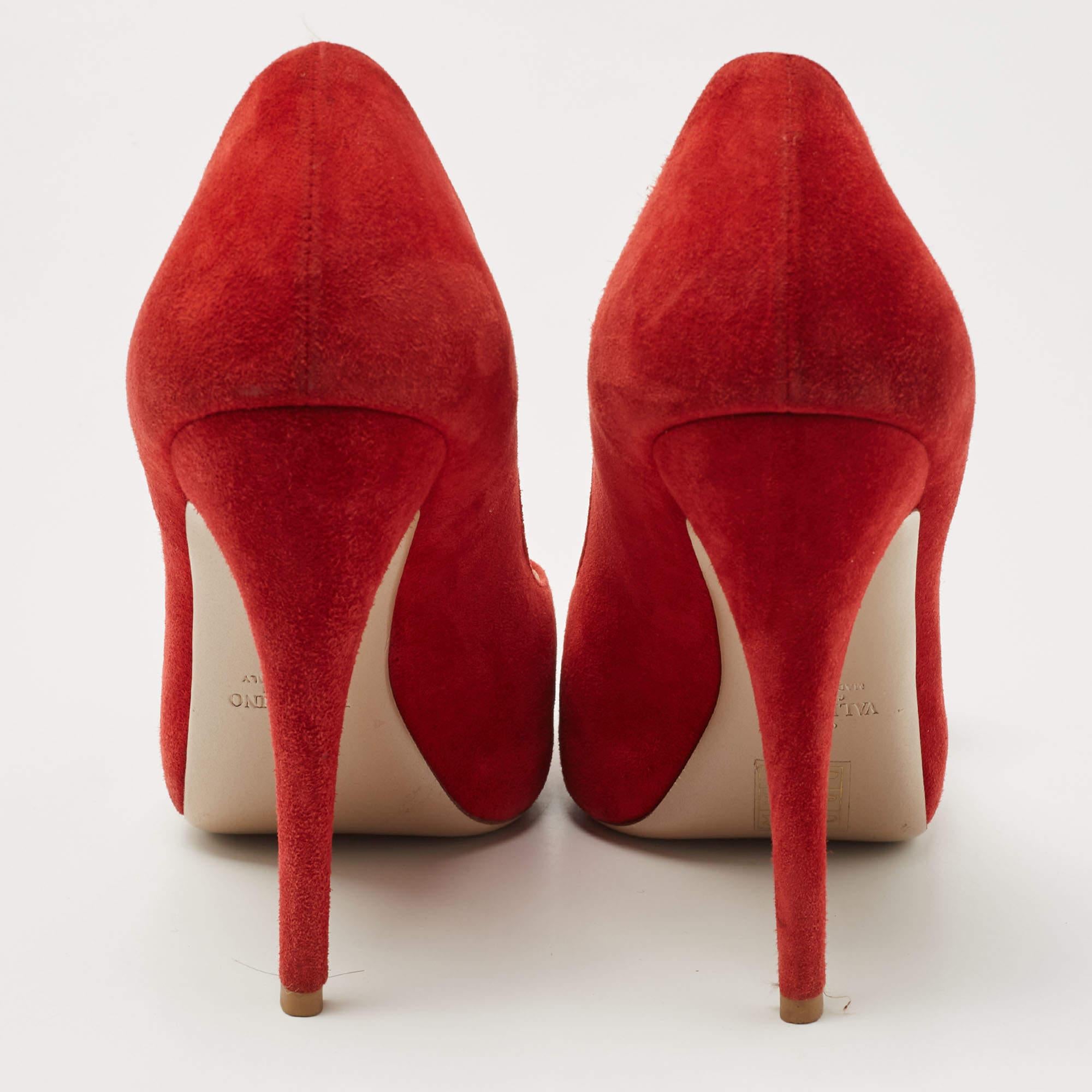 De las mujeres Valentino Bombas de ante rojo Rose Peep Toe Tamaño 39.5 en venta