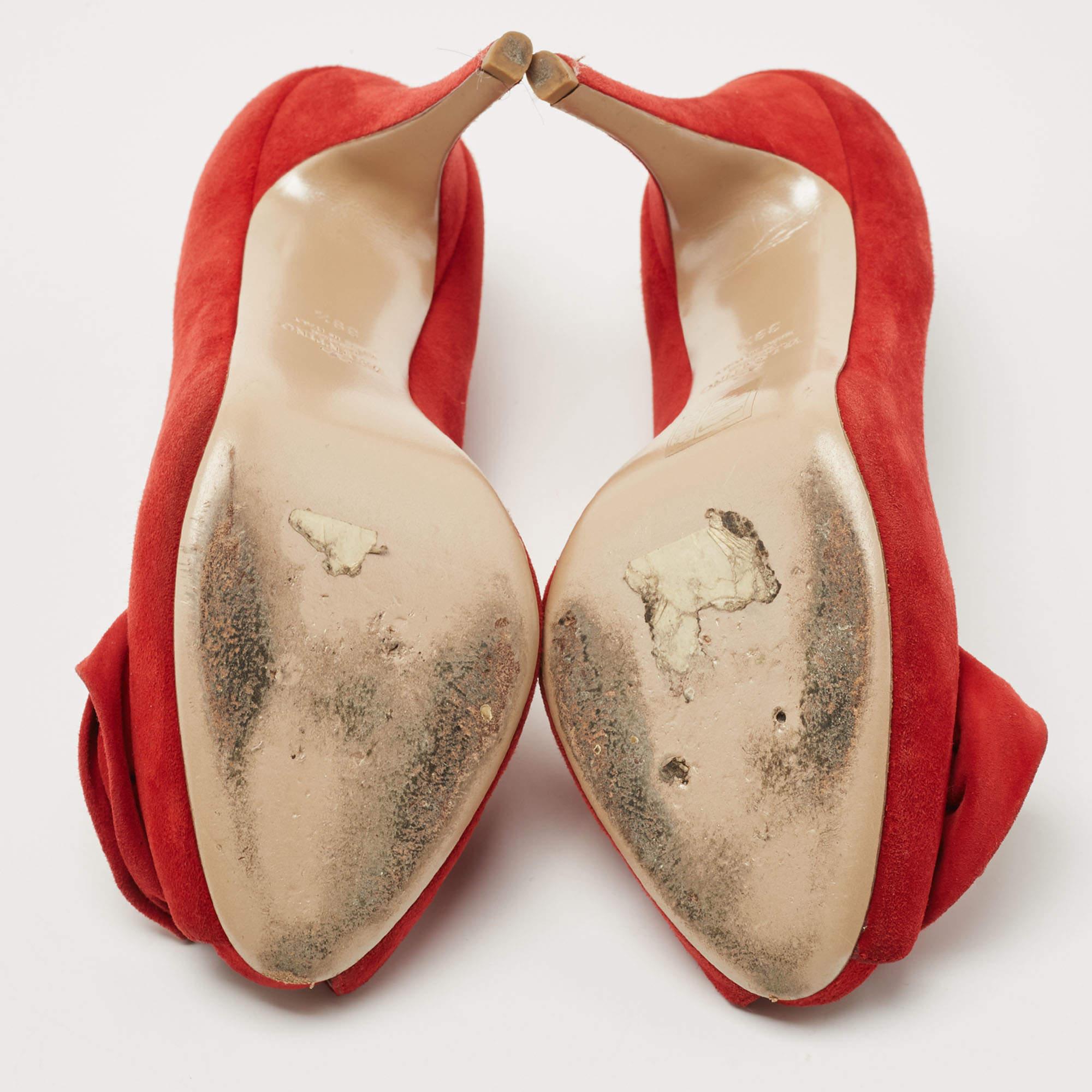 Valentino Bombas de ante rojo Rose Peep Toe Tamaño 39.5 en venta 1