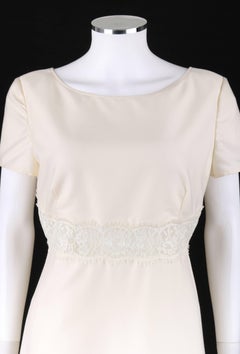 VALENTINO Resort 2008 Off White Wool Peek-A-Boo Lace Short Sleeve Cocktail Dress