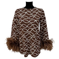 Valentino Resort 2023 Intarsien-Tunika mit Federbesatz