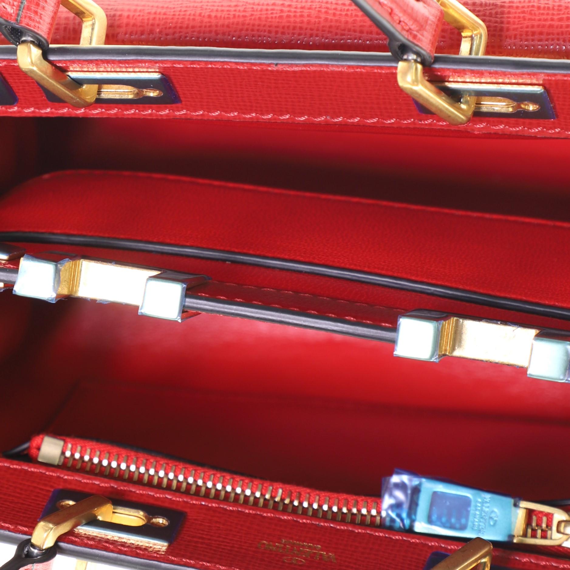 Valentino Rockstud Alcove Tasche aus Leder mit doppeltem Henkel 1