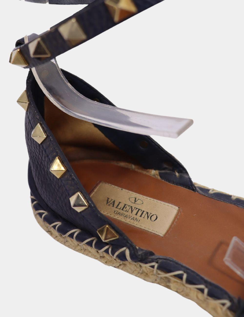 Valentino Rockstud Ankle Strap Espadrilles Size EU 37 In Excellent Condition In Amman, JO