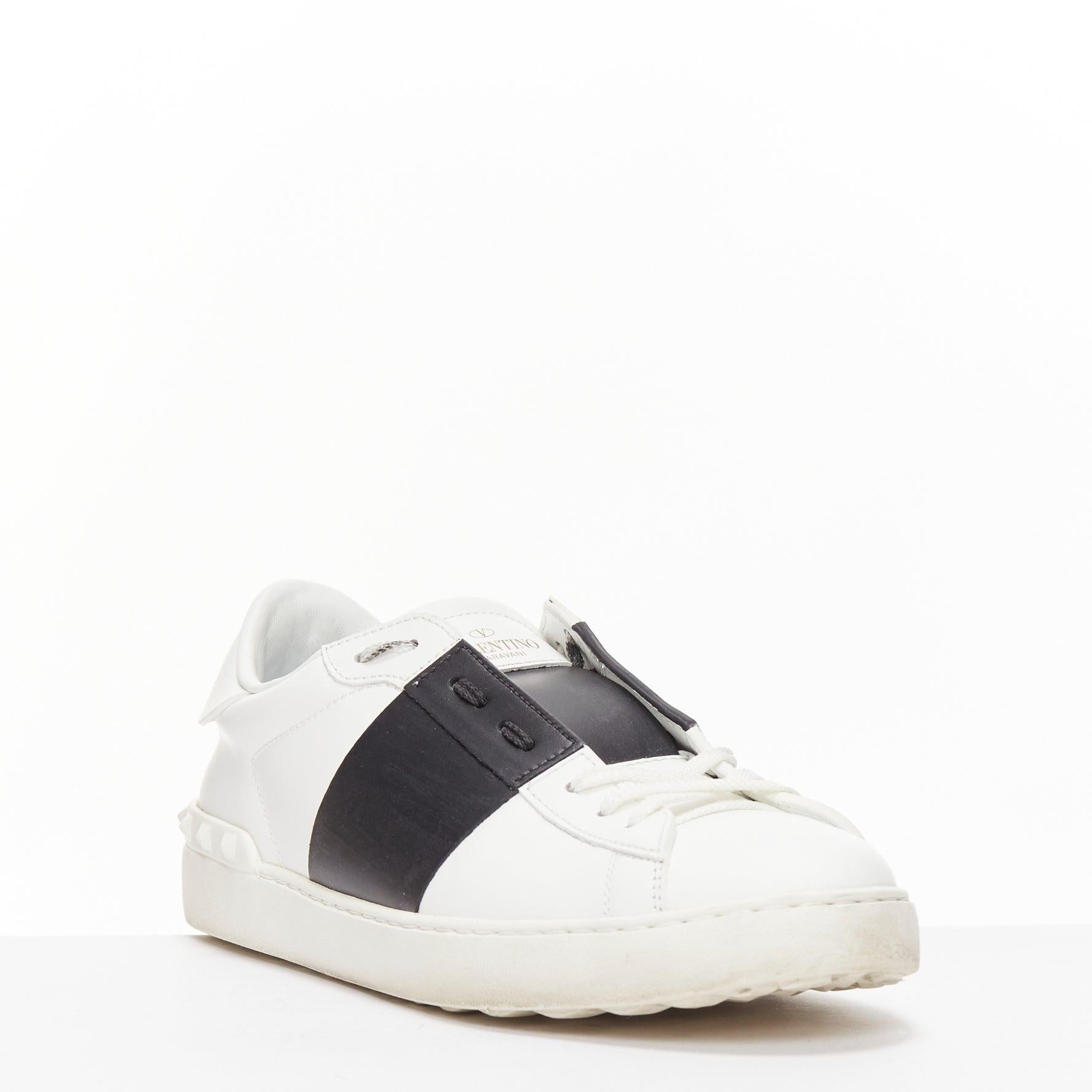 VALENTINO Rockstud black white leather lace up studded slip on sneakers EU42
Reference: NILI/A00067
Brand: Valentino
Model: Rockstud
Material: Leather
Color: White, Black
Pattern: Studded
Closure: Slip On
Lining: White Leather
Extra Details: White