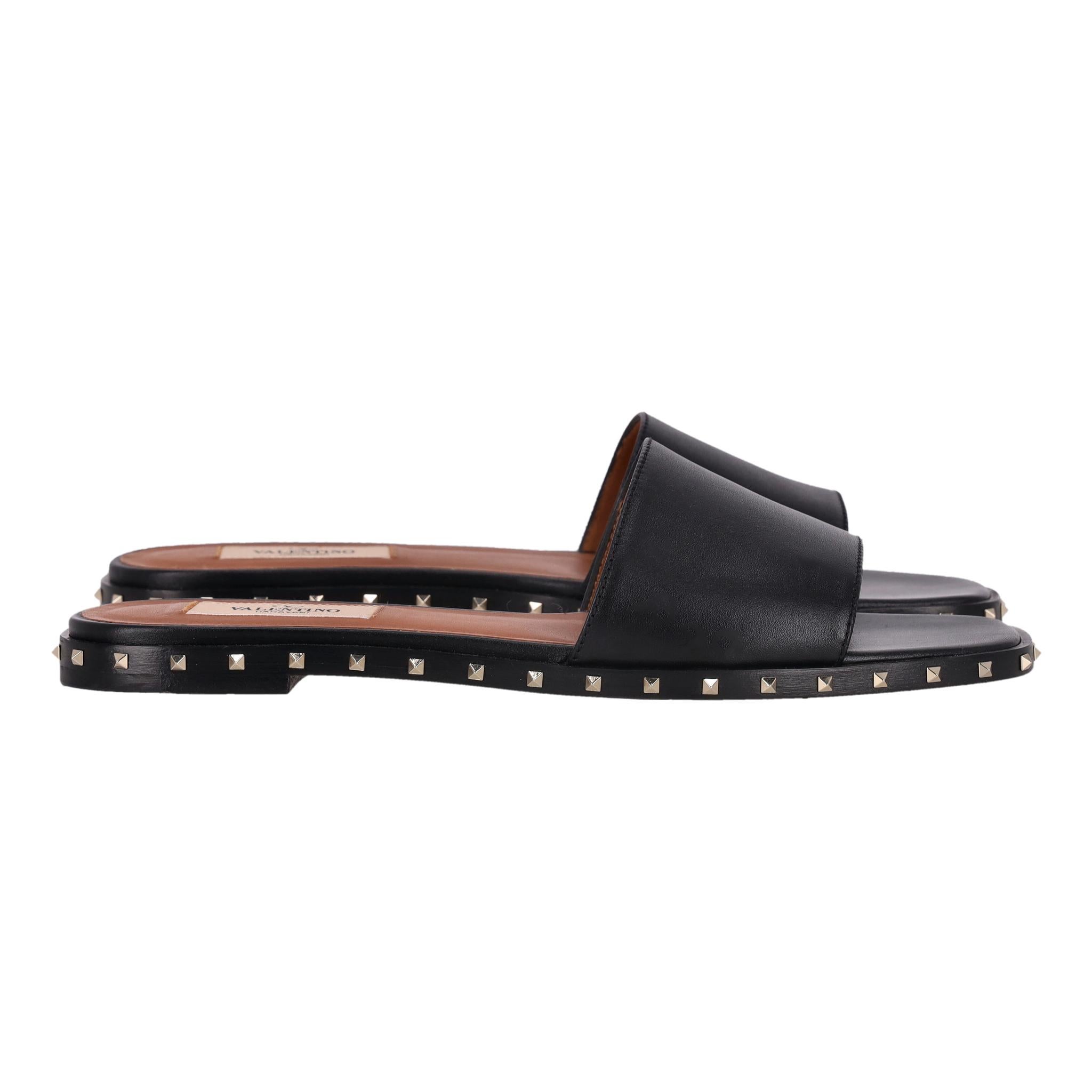 Valentino Rockstud Leather Slide Sandals (Sandales en cuir) Pour femmes en vente