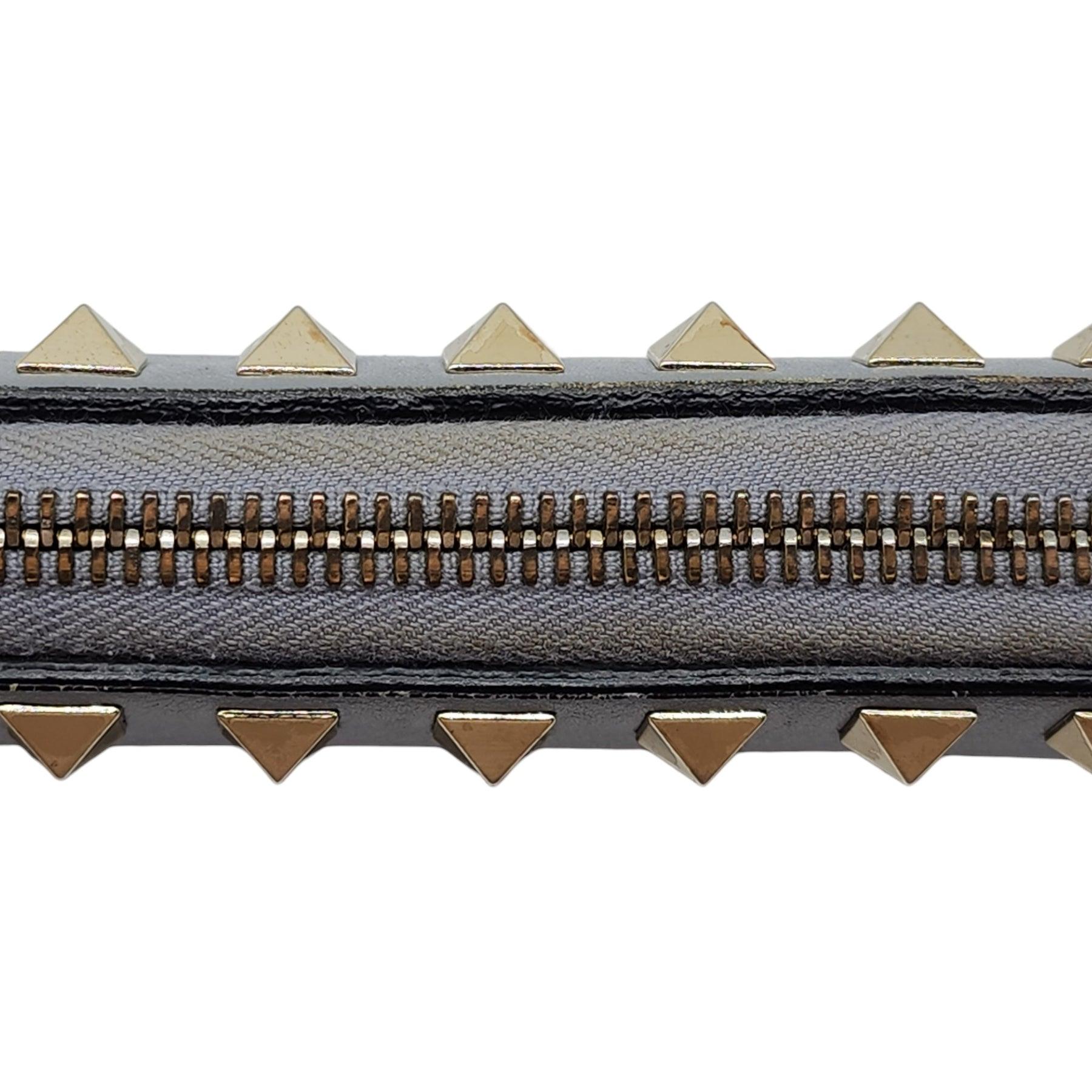 Gris Portefeuille d'organisation Rockstud à fermeture éclair en cuir bleu clair Valentino en vente
