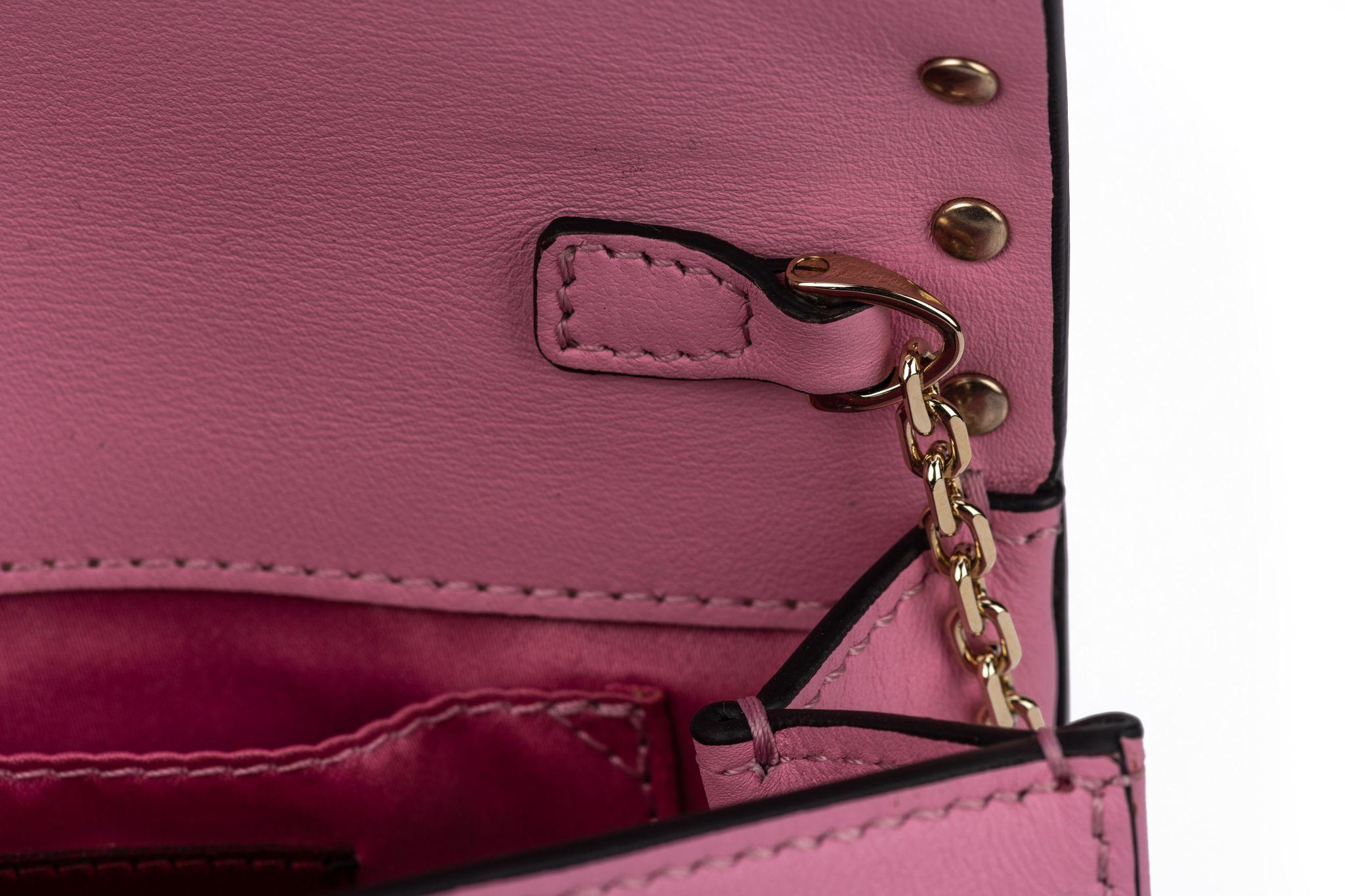 Valentino Rockstud Pink Crossbody Bag For Sale 5