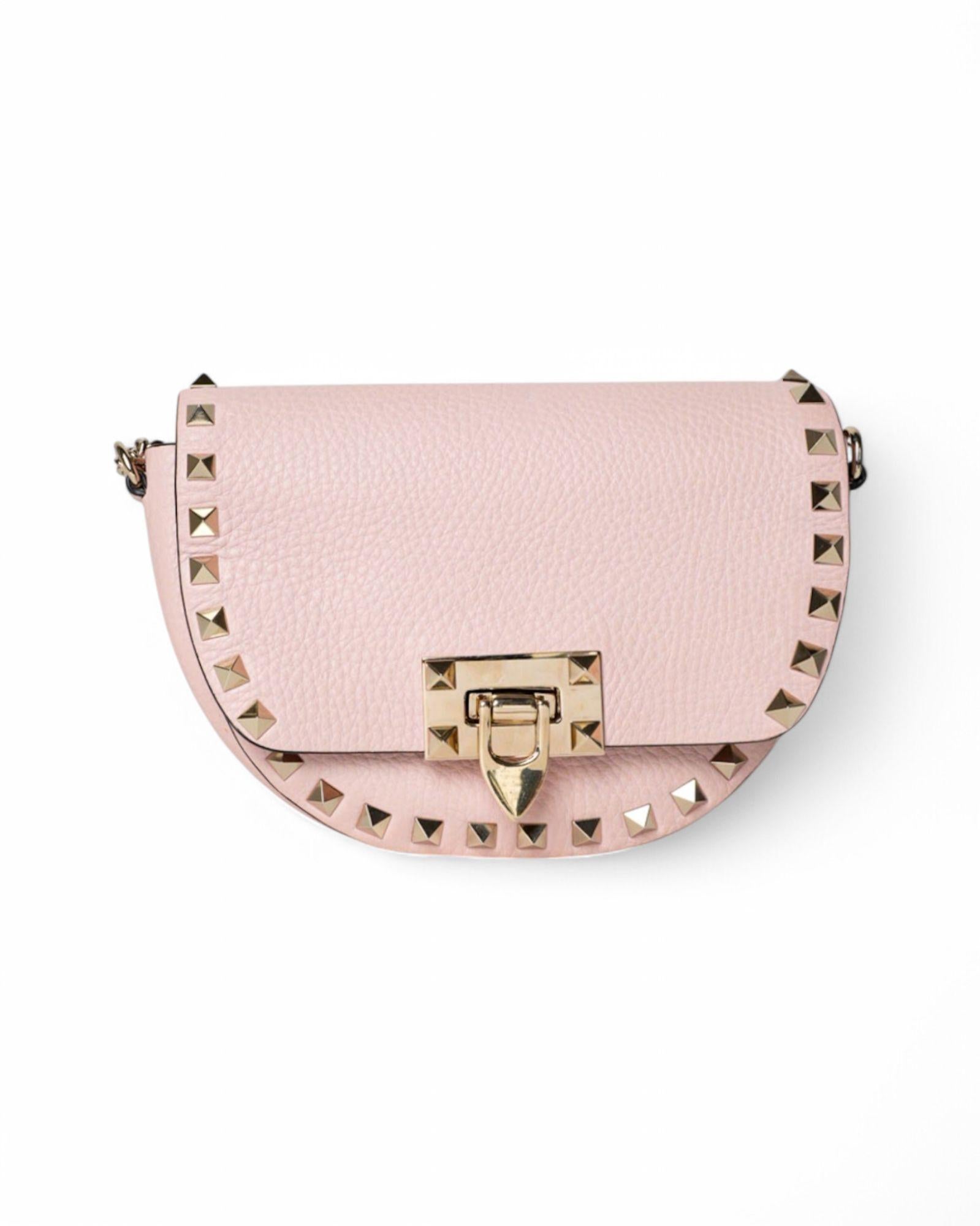 Donna Valentino Rockstud Saddle Small Rosa in vendita