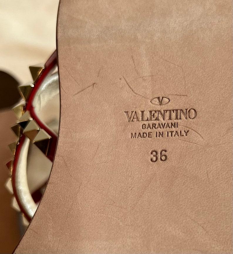 Valentino Sandalen mit Nieten getragen von Arielle Kebbel, Tracy in HBO's Ballers im Angebot 4