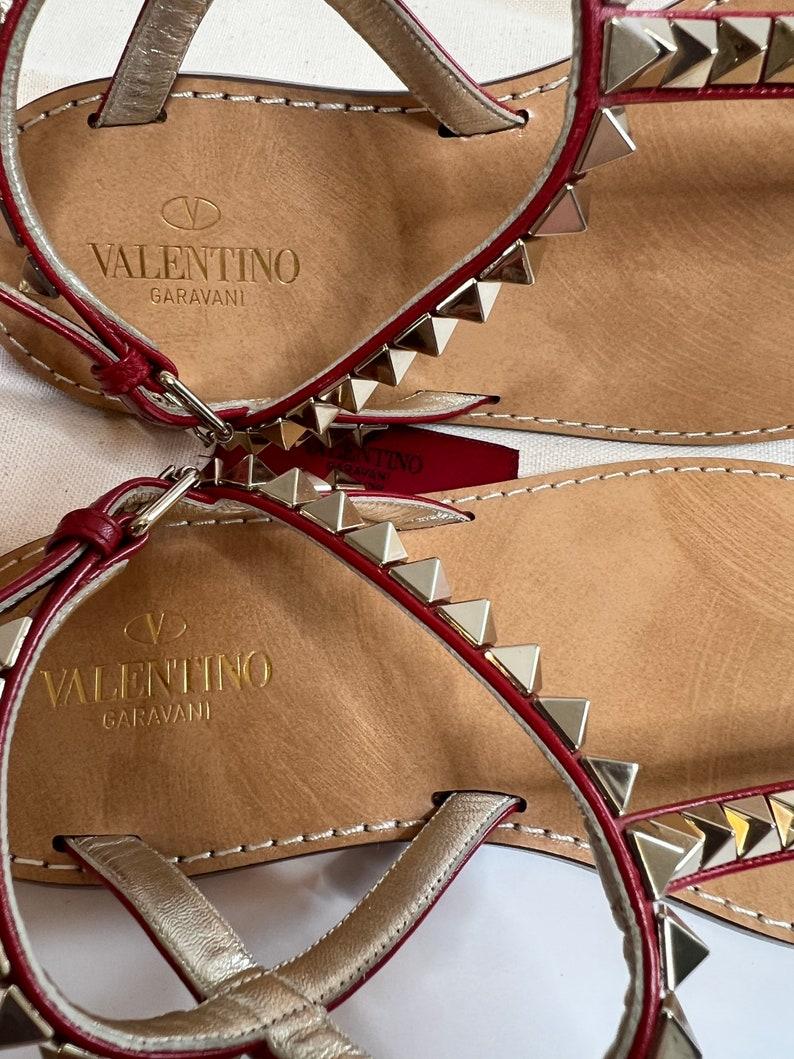 Valentino Sandalen mit Nieten getragen von Arielle Kebbel, Tracy in HBO's Ballers im Angebot 2