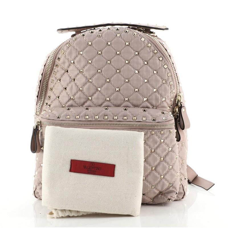 Condition: Damaged. Heavy odor in interior. Minor wear on exterior, indentations and creasing on straps and handle, scratches on hardware.
Accessories: Dust Bag
Measurements: Handle Drop 3