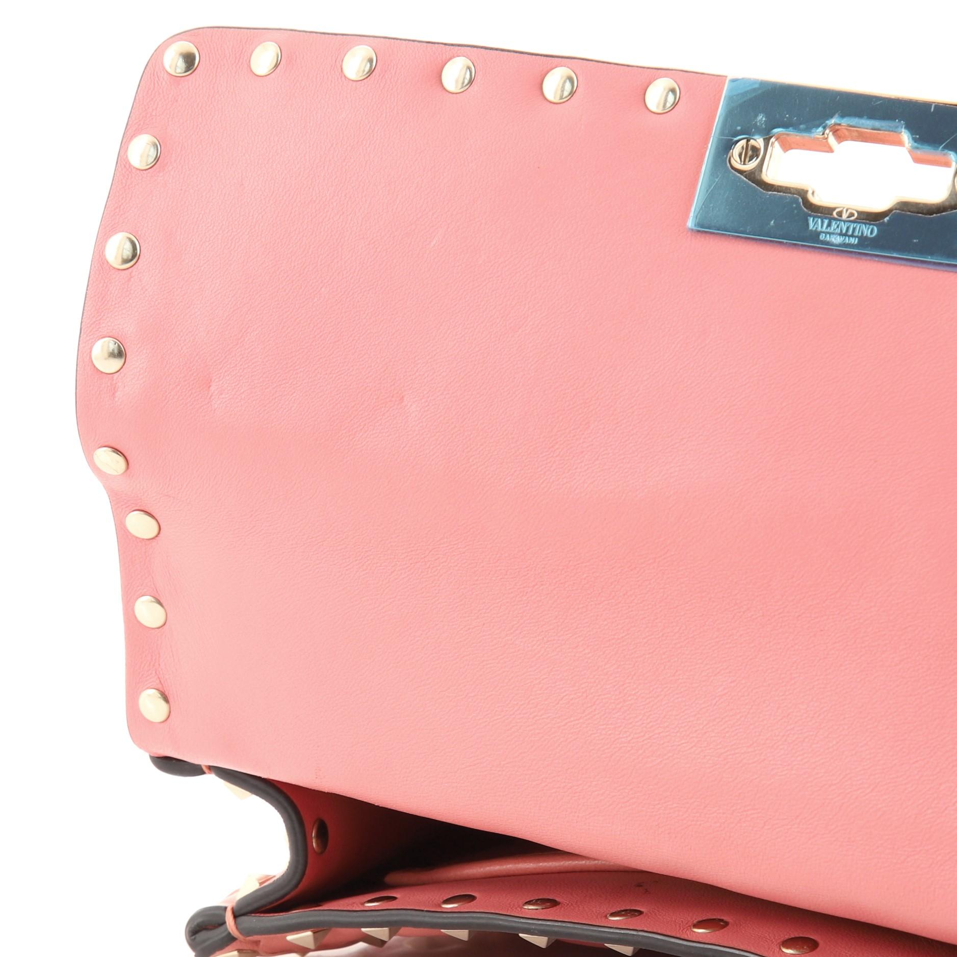 Valentino Rockstud Spike Klappentasche aus gestepptem Leder Medium 2