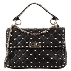 Valentino Rockstud Spike Klappentasche aus gestepptem Leder Medium