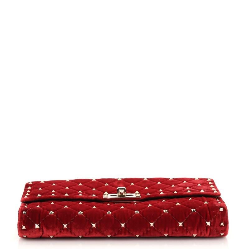 Valentino Rockstud Spike Wallet on Chain Quilted Velvet Small In Good Condition In NY, NY