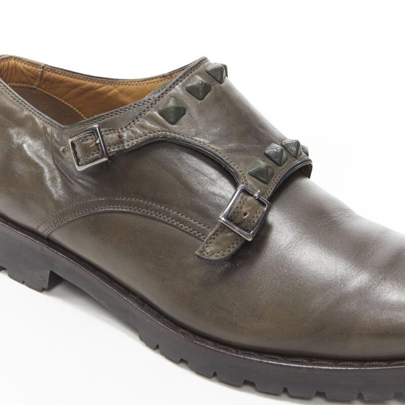 VALENTINO - Mocassins à crampons Rockstud avec double boucle et boucle moine - EU42 en vente 4