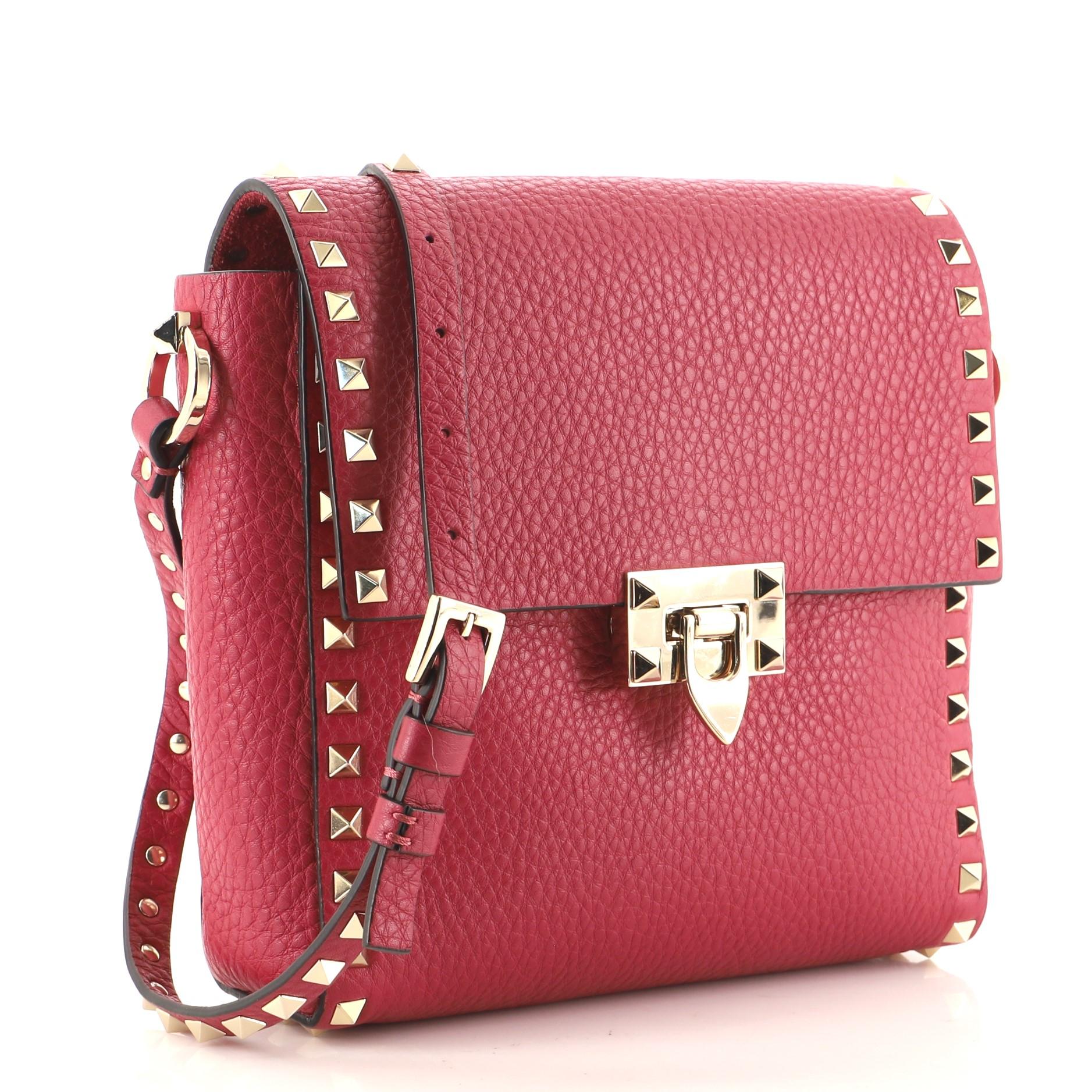Valentino Rockstud Vertikale Umhängetasche aus Leder (Rot)