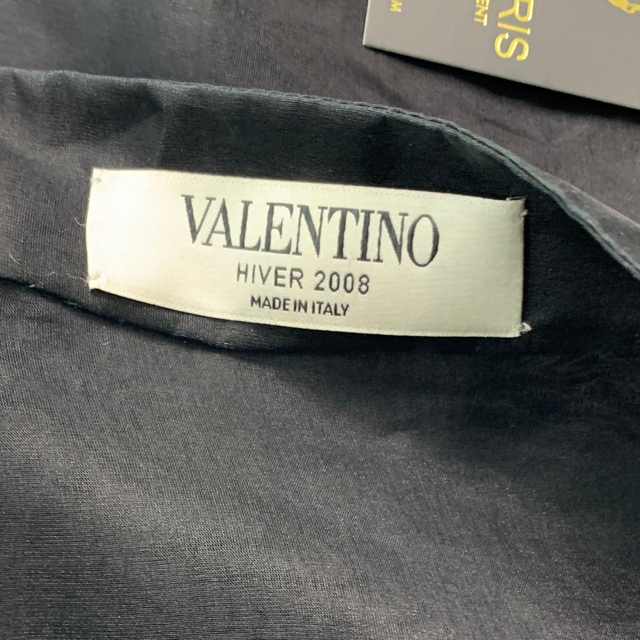 VALENTINO Roma - Chemisier en soie noire dentelé à l'œil ouvert, taille 6 en vente 3