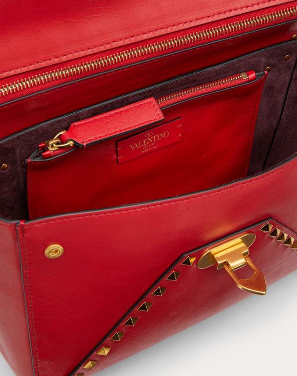 Valentino Rouge Pur Smooth Leather Rockstud Hype Shoulder Bag In Excellent Condition In Dubai, Al Qouz 2
