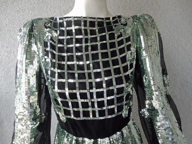 valentino green sequin dress Emerald Elegance Three-Piece Suit – Sophisticated Green Suit for Men. –  HolloMen main image 1