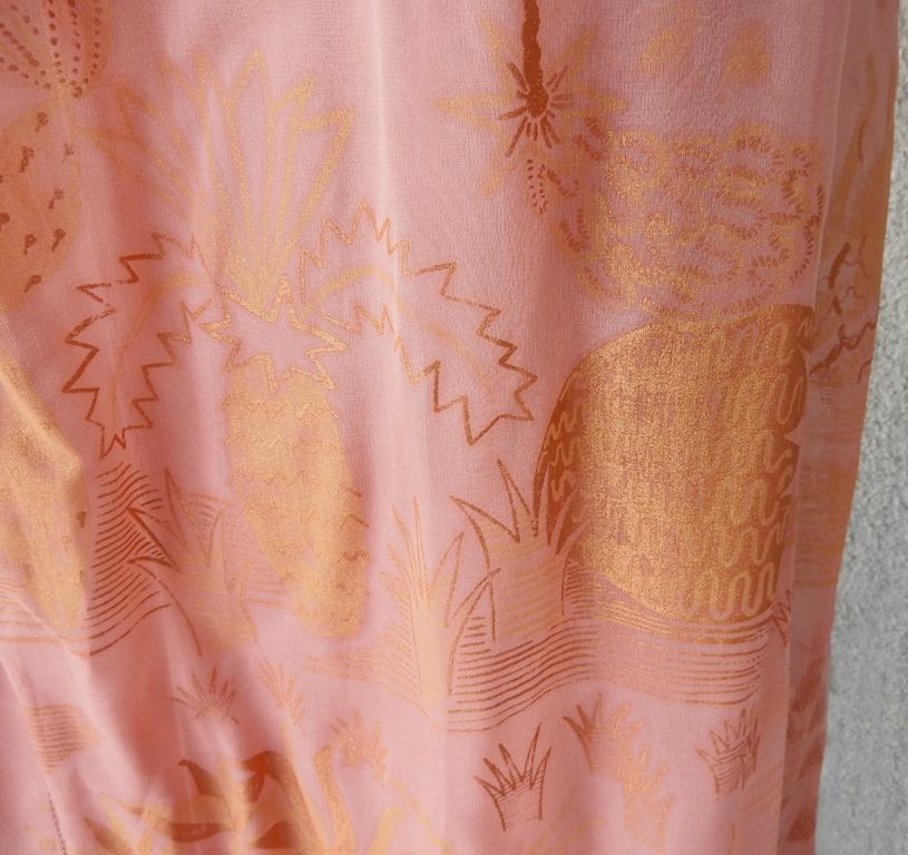 Valentino Rnwy „Pretty in Pink“ Romantisches schulterfreies Seidenkleid   Damen im Angebot
