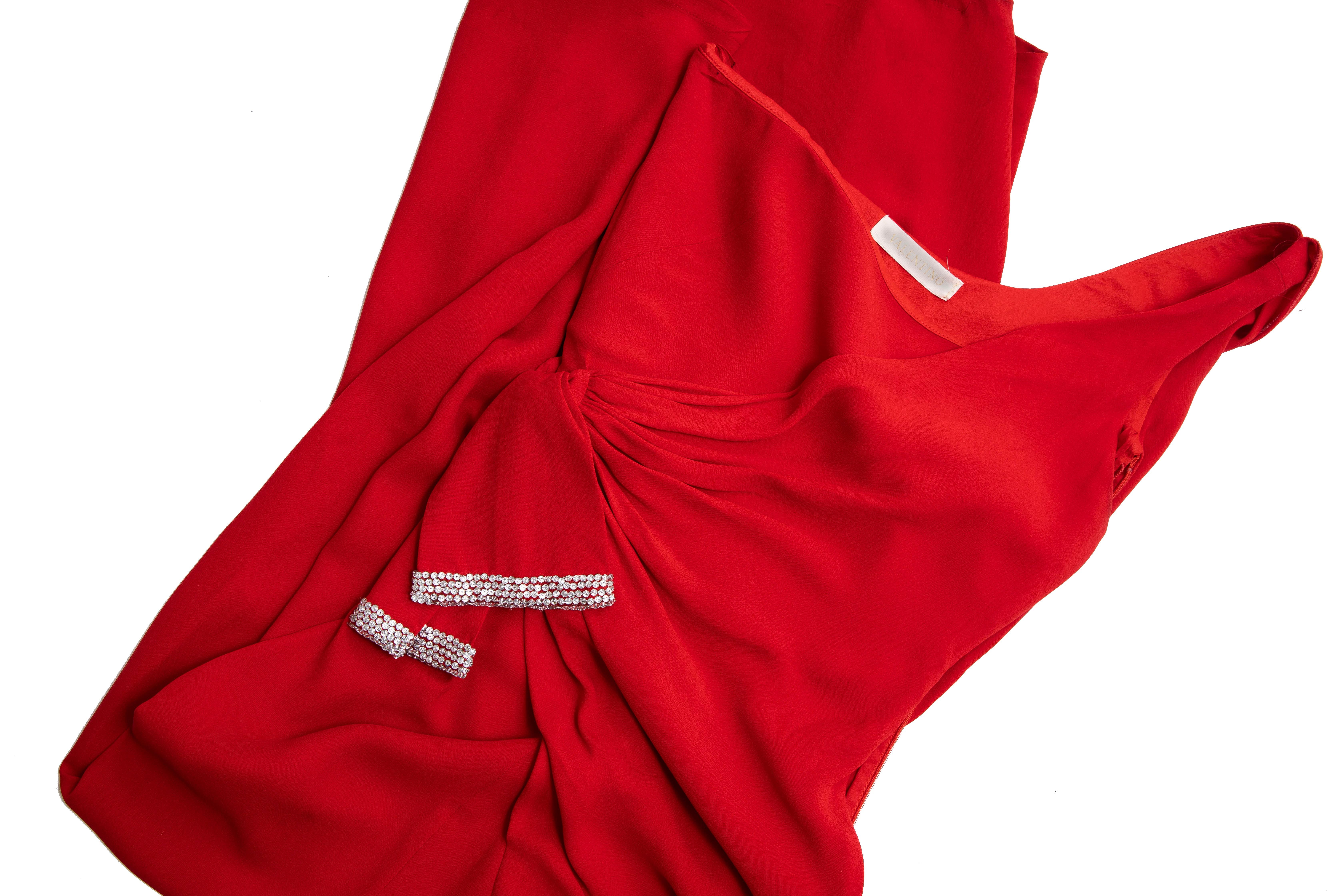 Valentino Runway Red Silk Crepe Evening Dress (Final Collection), Spring 2008 For Sale 9