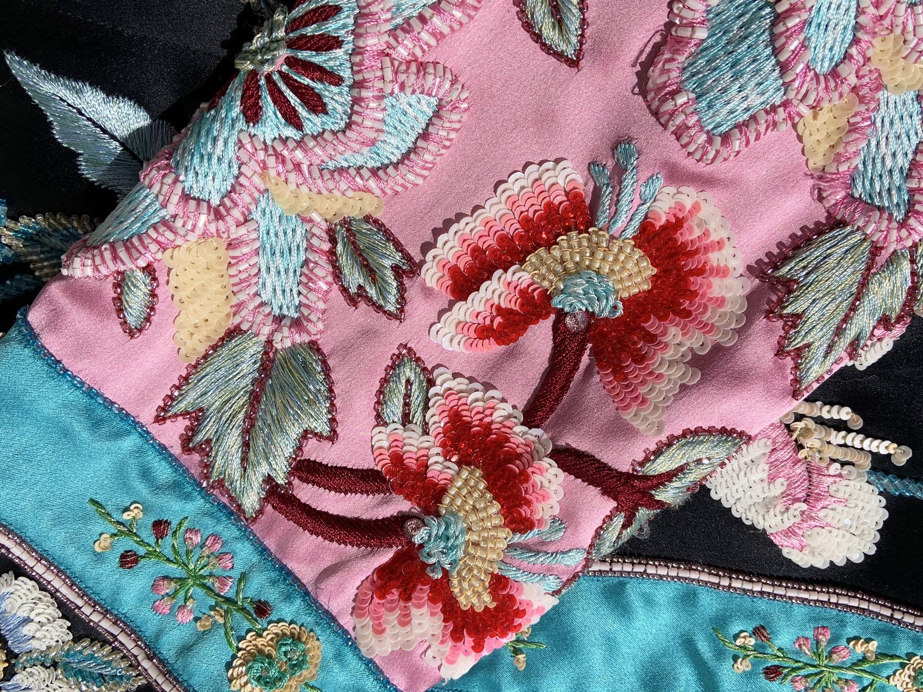 Valentino - Blazer de défilé en soie entièrement perlé et brodé, taille 4, printemps-été 2006 en vente 9
