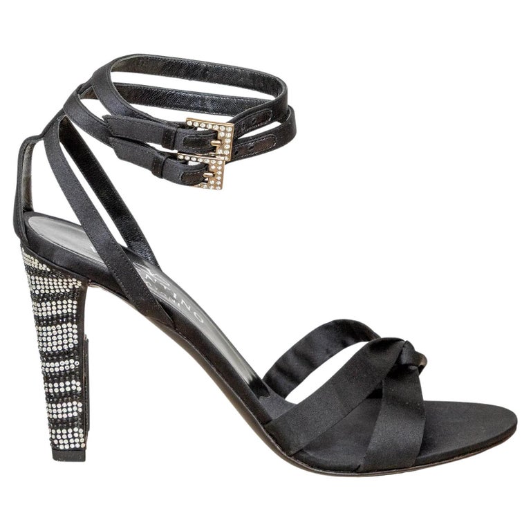 Valentino Satin Knöchelriemen Heels '00s im Angebot bei 1stDibs