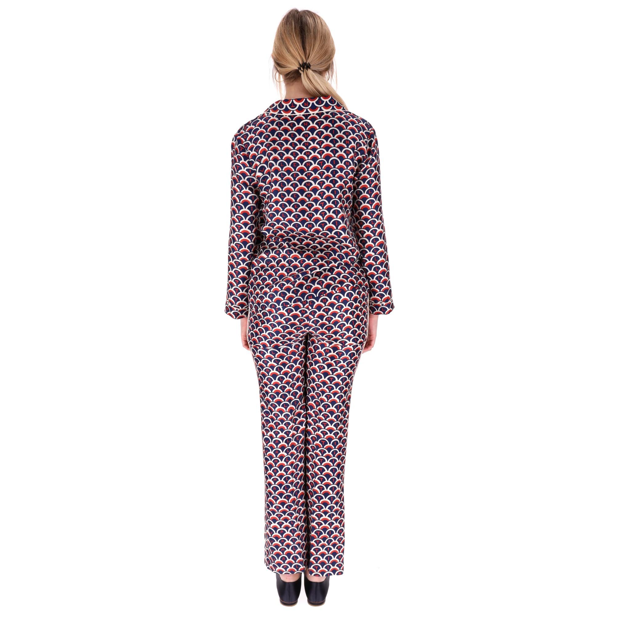 Valentino Scale Logo Printed Silk Pyjama Set In Excellent Condition For Sale In London, GB