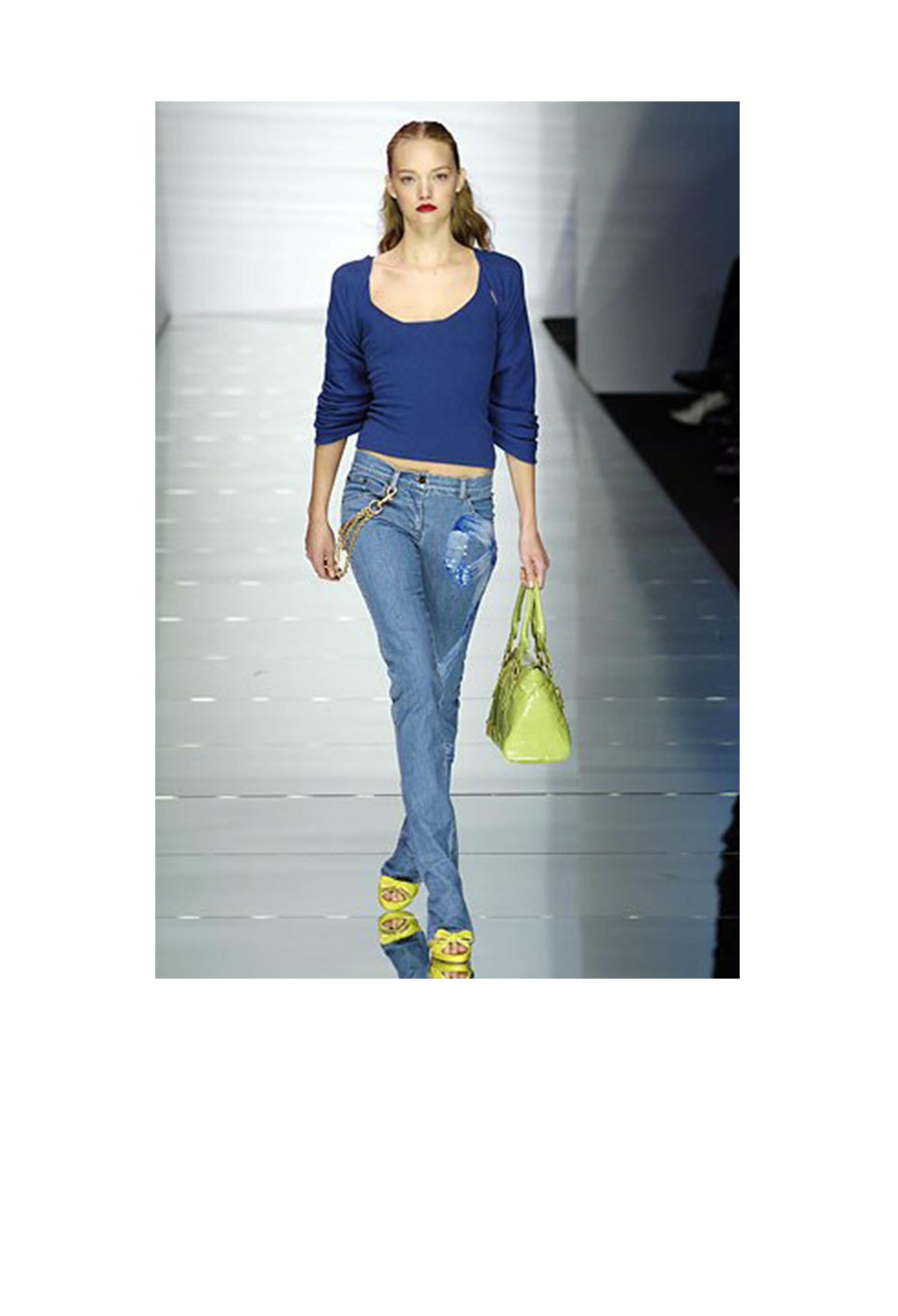 Valentino Pailletten-Jeans mit Schleifendruck 2006 (Blau) im Angebot