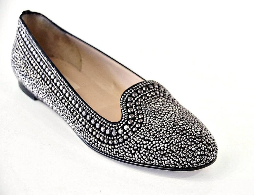 Nero Valentino Scarpa con borchie d'argento e piatto nero senza tempo 38.5 / 8.5 in vendita