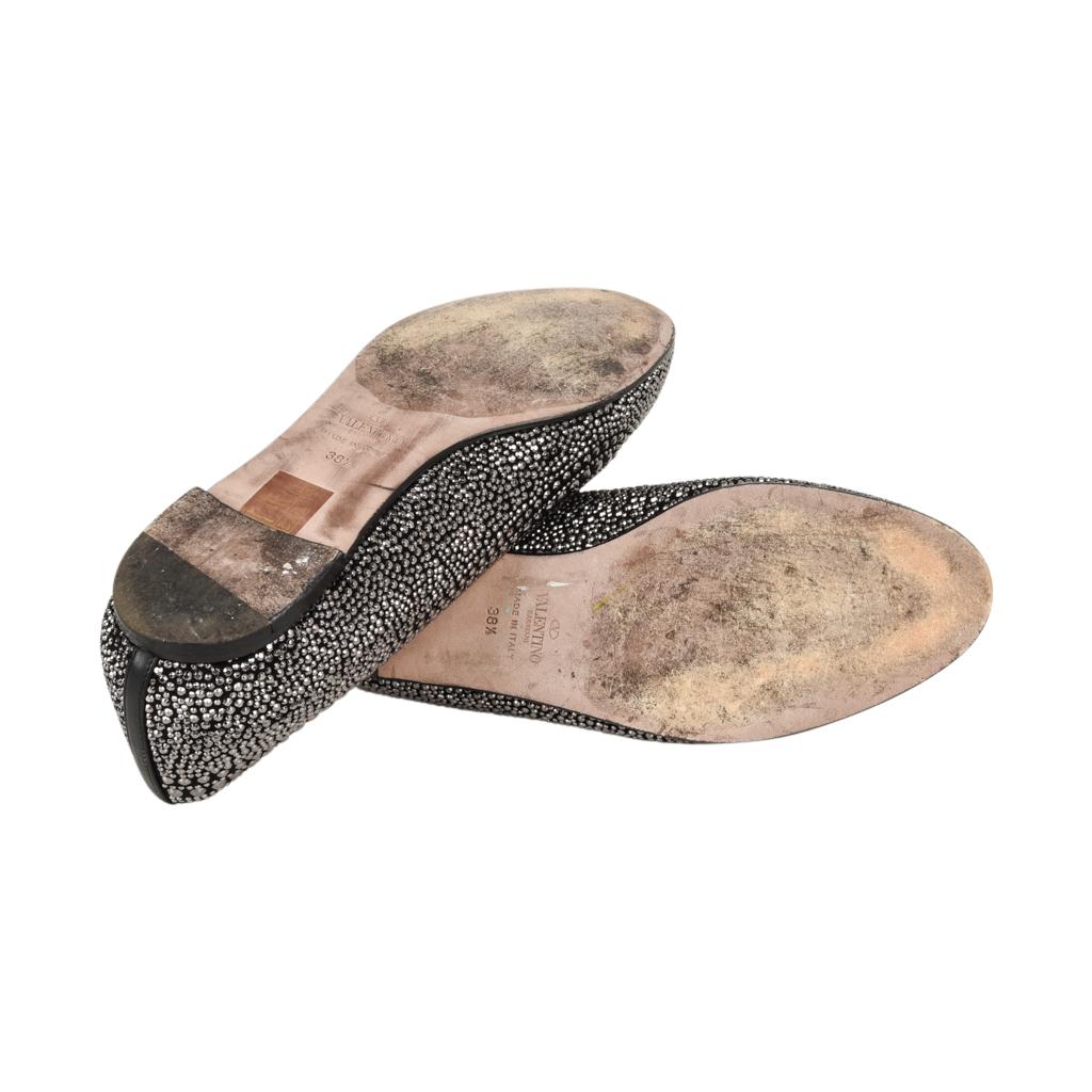 Valentino Scarpa con borchie d'argento e piatto nero senza tempo 38.5 / 8.5 in vendita 5