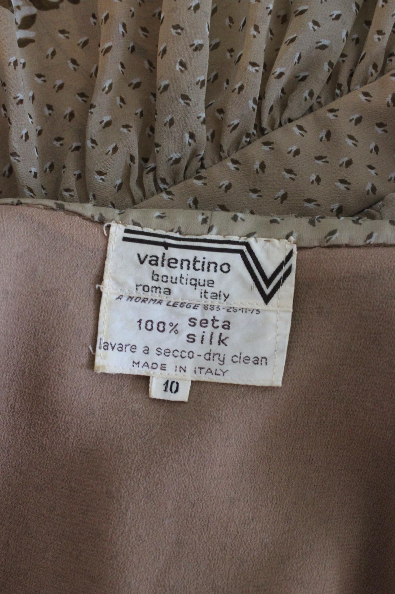 Valentino Seide Beige Vintage Abend Bluse Hemd 80s im Angebot 2
