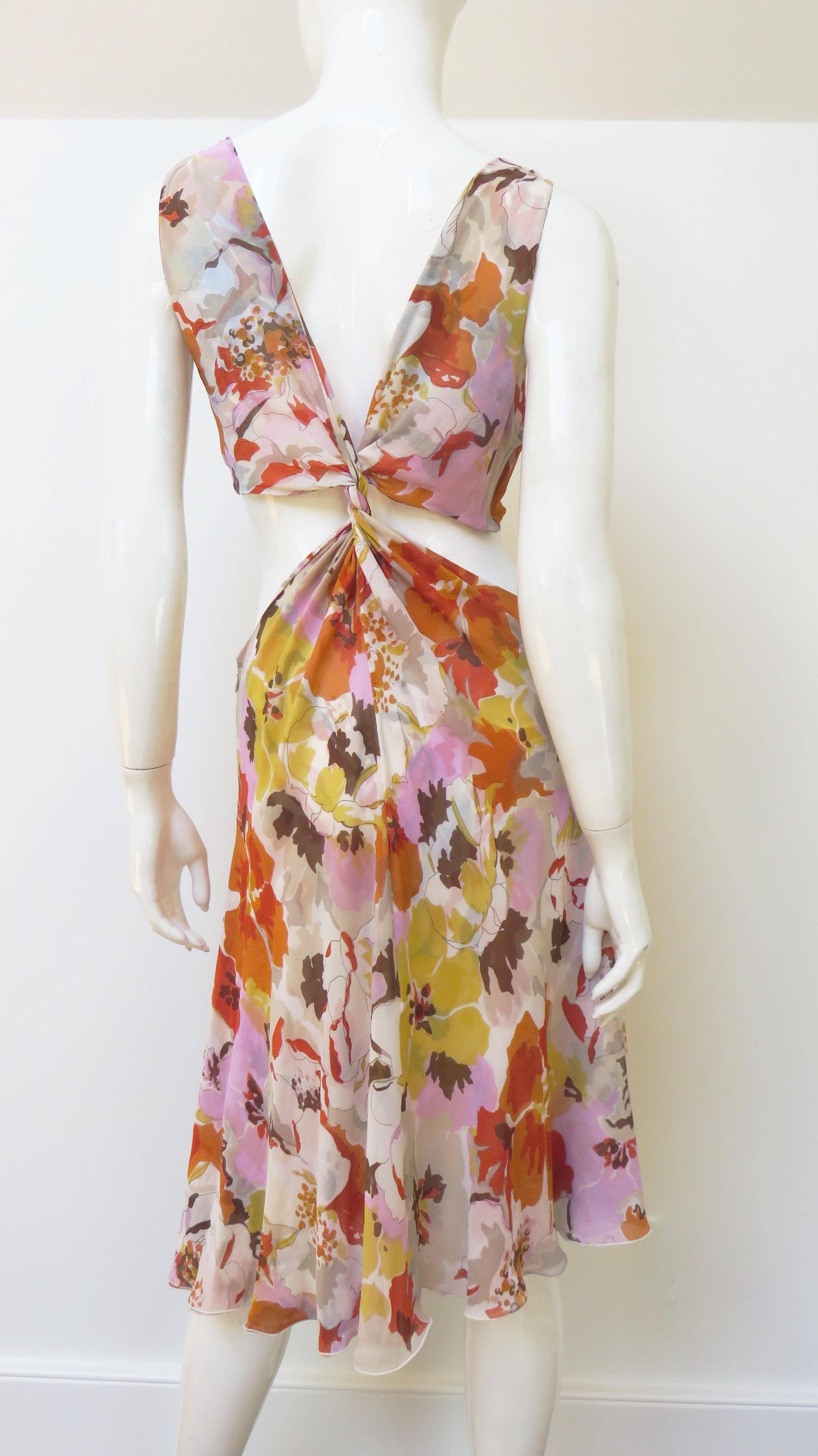 Valentino Silk Dress with Cut out Waist S/S 2005 For Sale 6