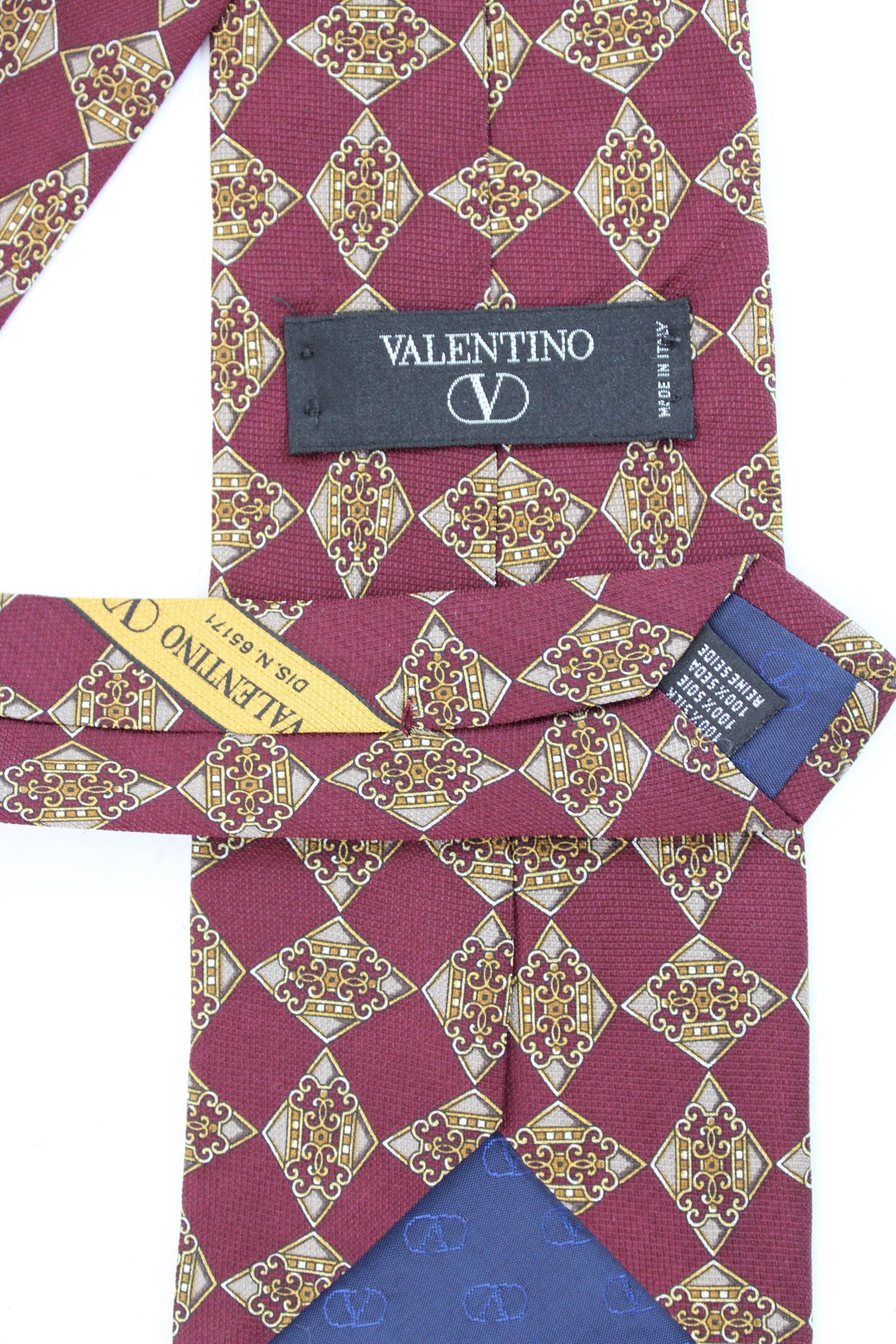 Marron Cravate en soie, or et bourgogne de Valentino en vente
