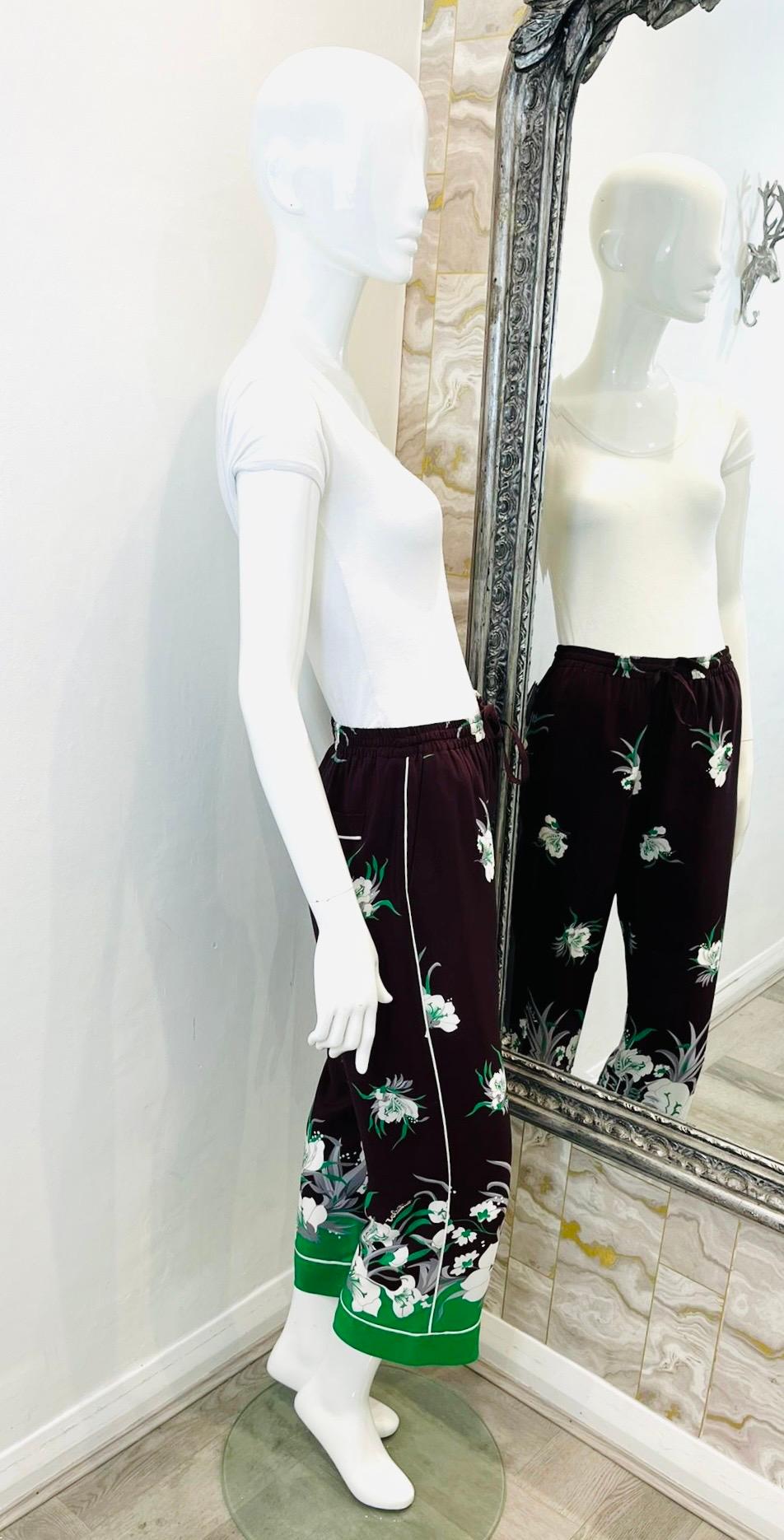 Valentino Silk Printed Trousers In Excellent Condition For Sale In London, GB