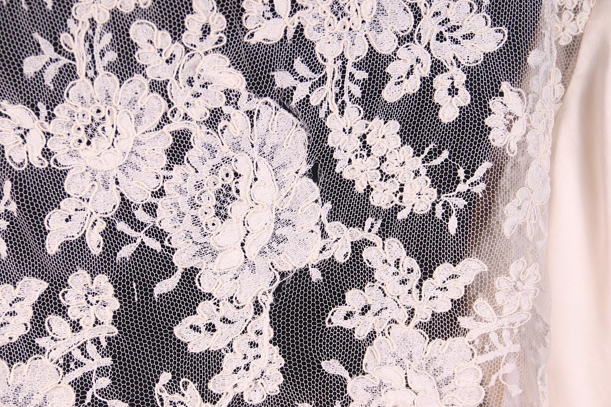 Camicia in pizzo di seta Valentino in vendita 4
