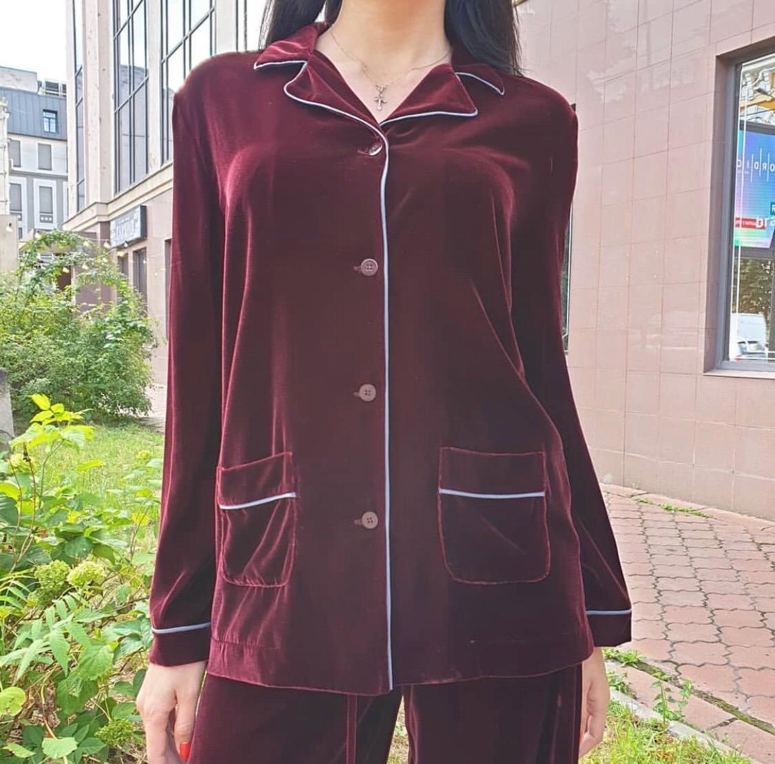 Femenino o masculino Blusa de pijama de terciopelo con ribetes de seda Valentino  Pantalones Conjunto Traje en venta