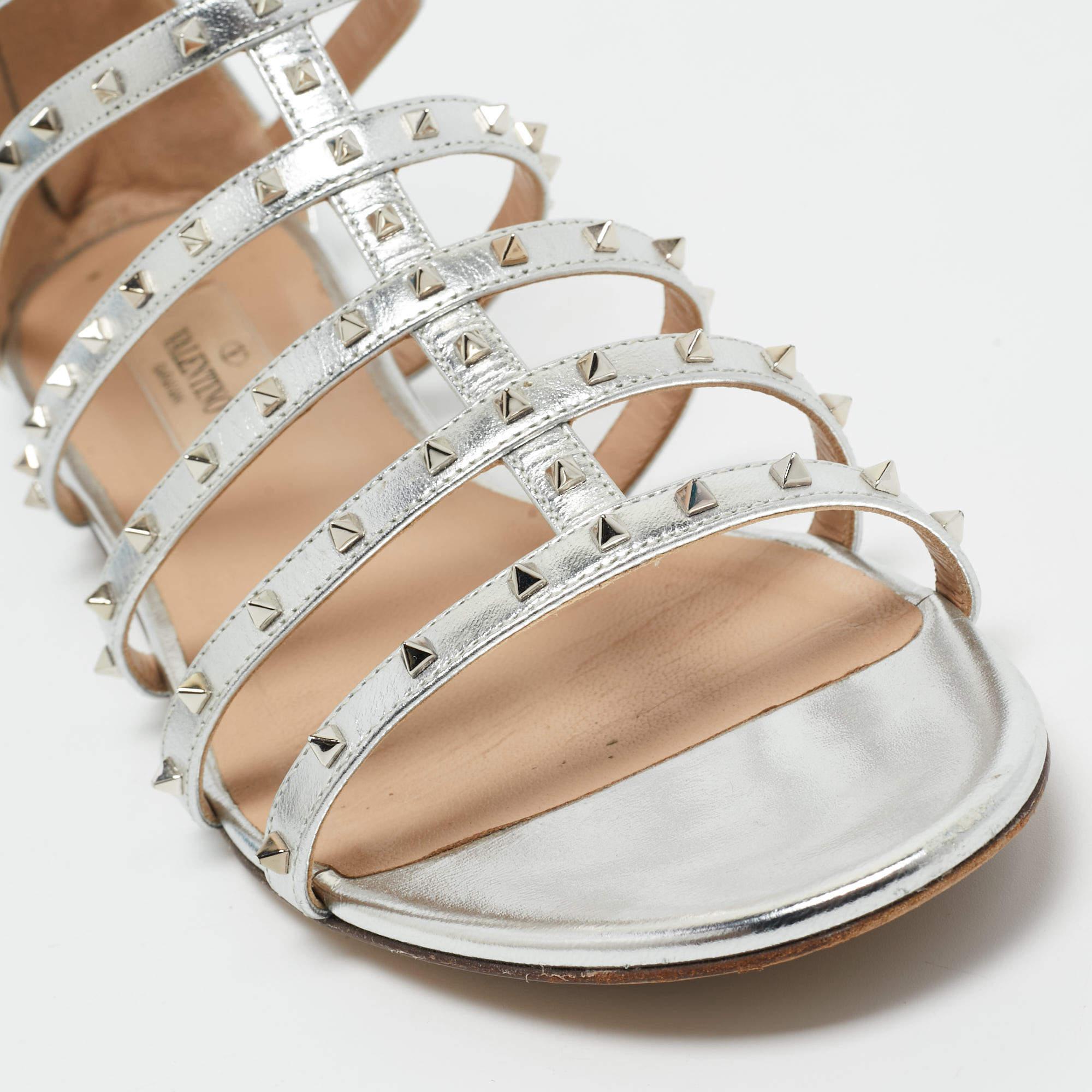 Valentino Silver Leather Love Latch Cross Strap Flat Gladiator Sandals Size 39.5 For Sale 1