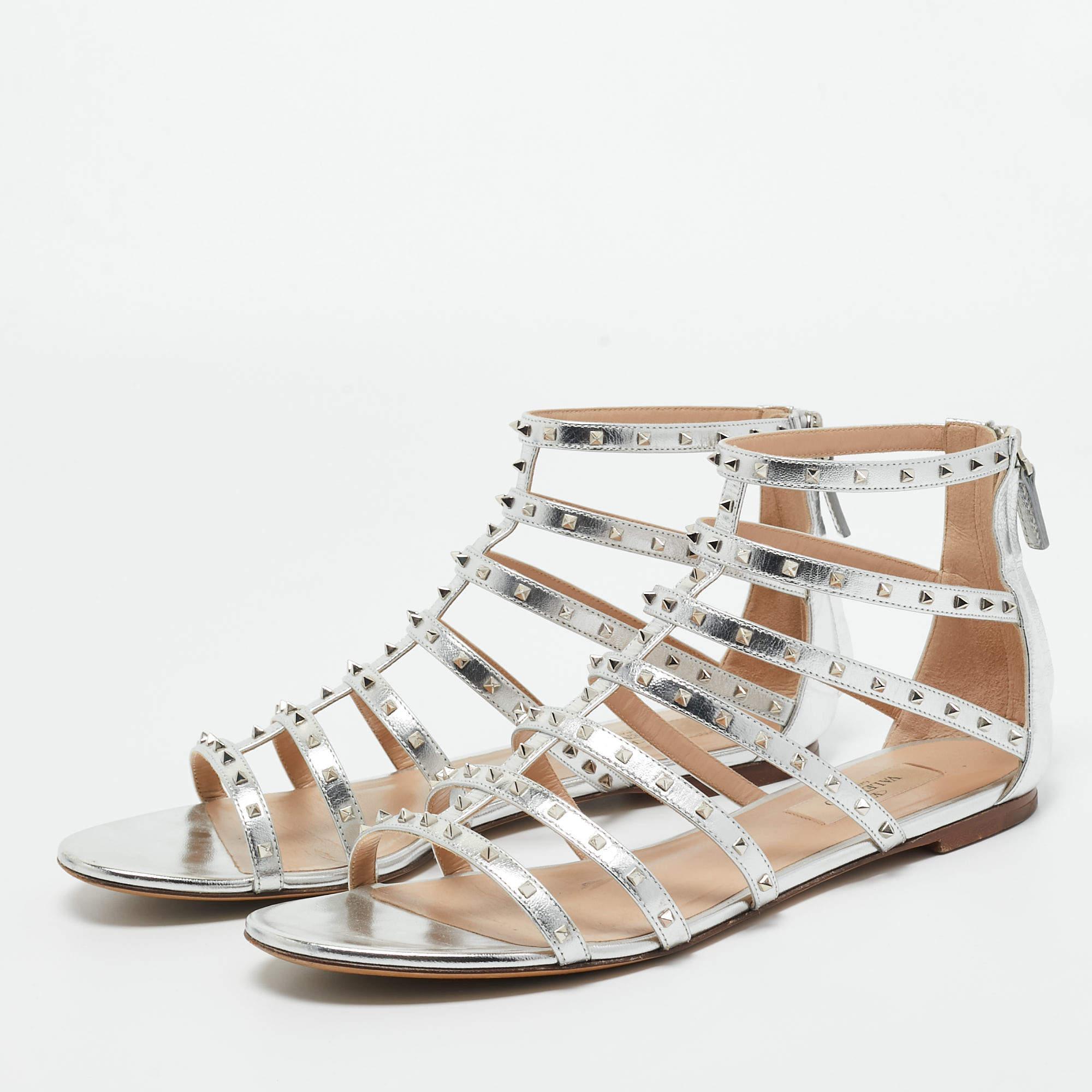 Valentino Silver Leather Love Latch Cross Strap Flat Gladiator Sandals Size 39.5 For Sale 3