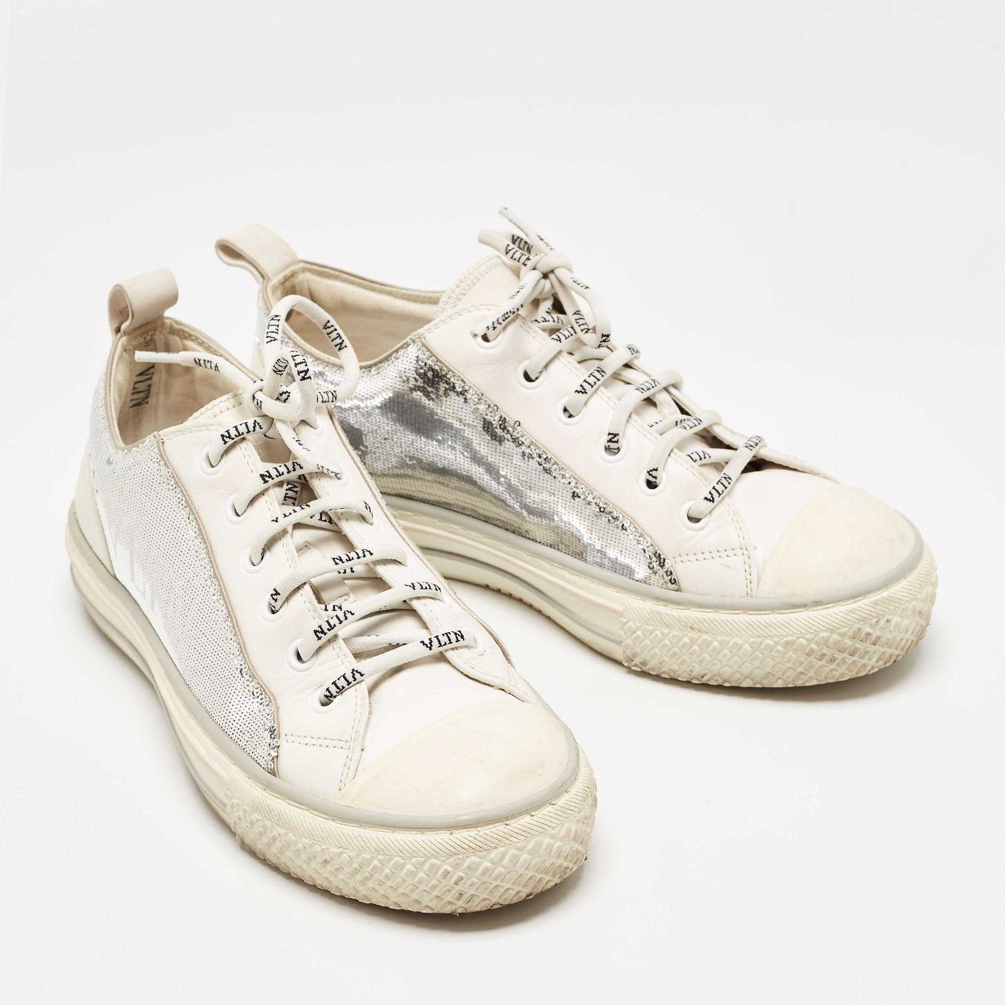 Valentino Silver/White Leather and Sequins Lace Up Sneakers Size 36 In Good Condition For Sale In Dubai, Al Qouz 2