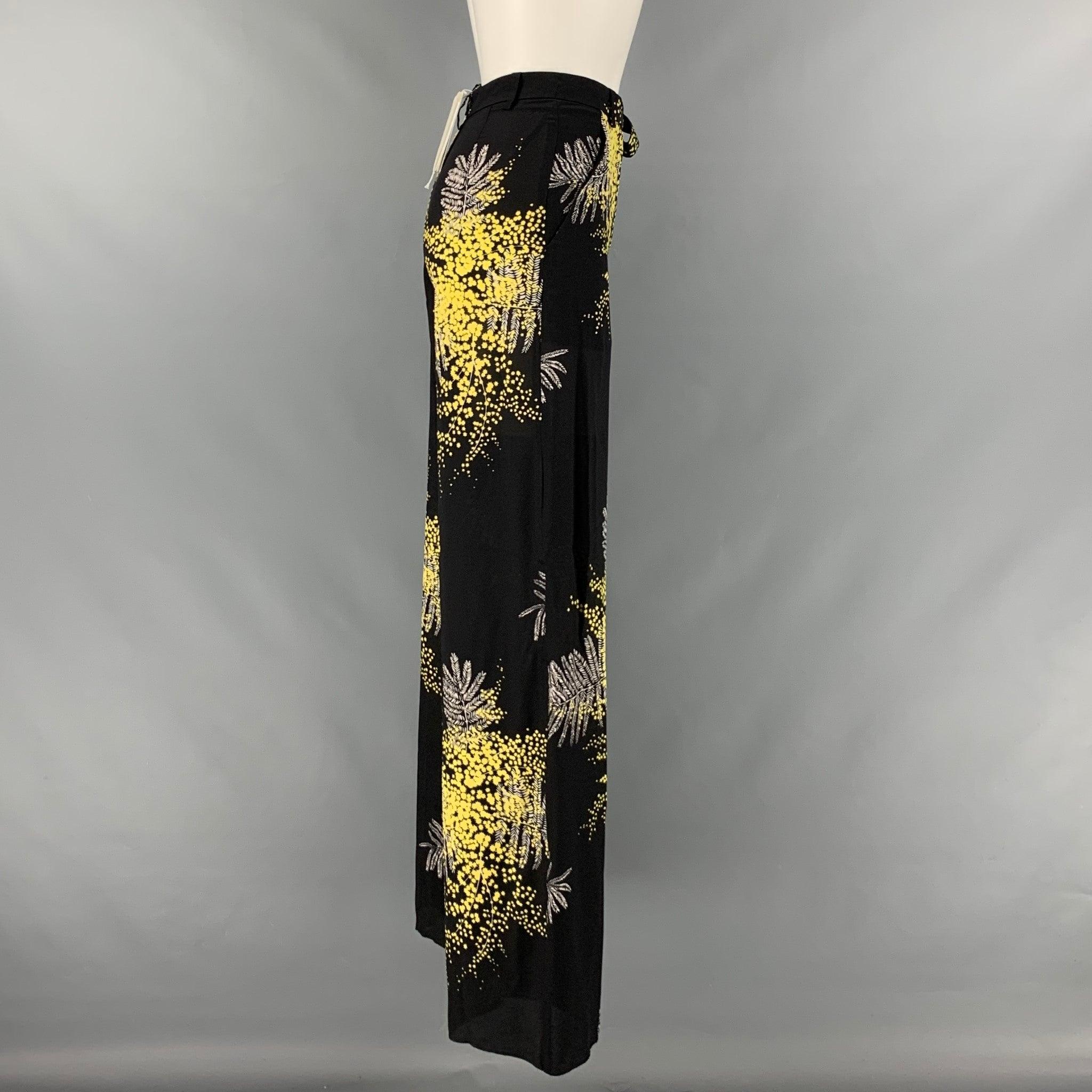 VALENTINO Size 00 Black Yellow Silk Floral Wide Leg Casual Pants In Excellent Condition For Sale In San Francisco, CA