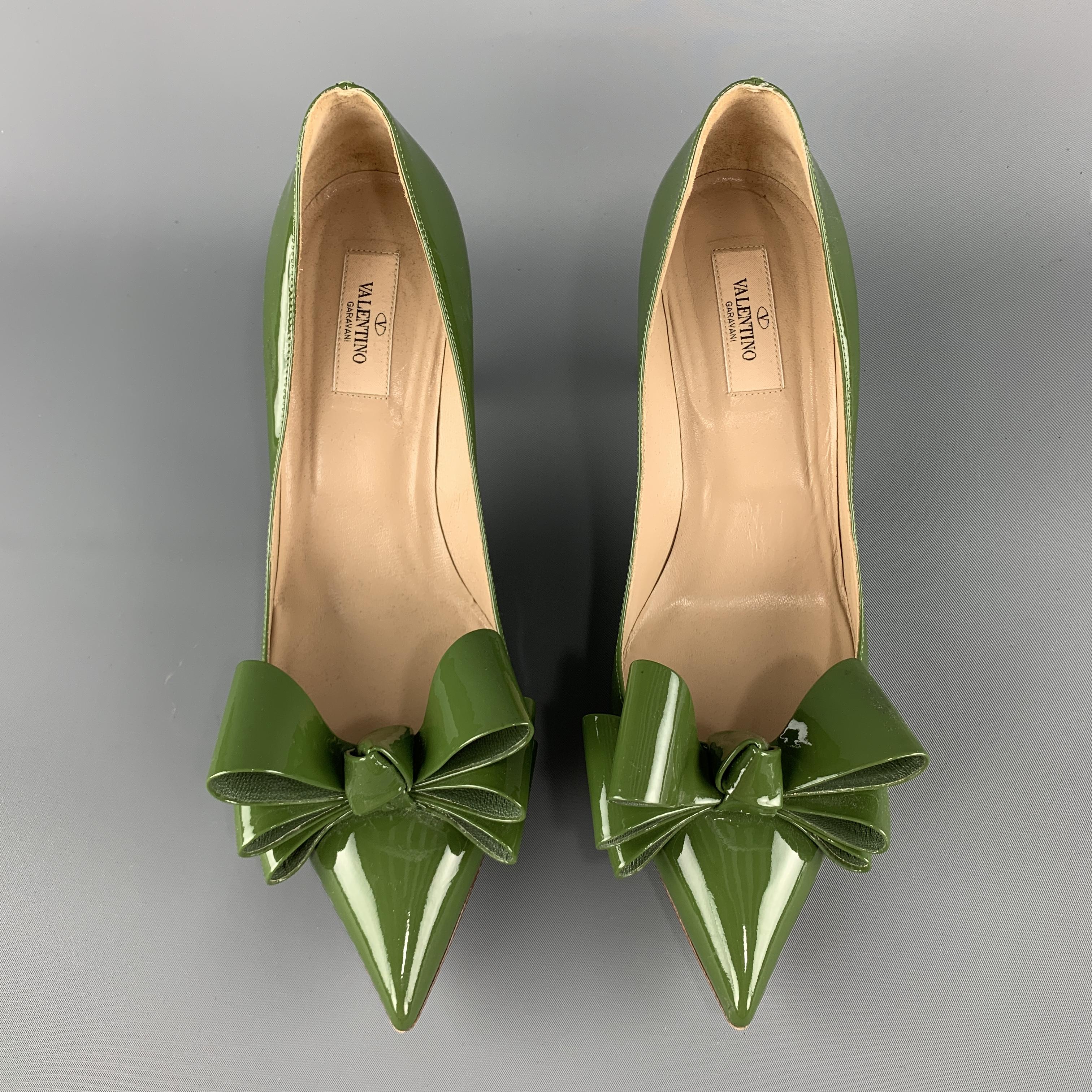 green heels with bow
