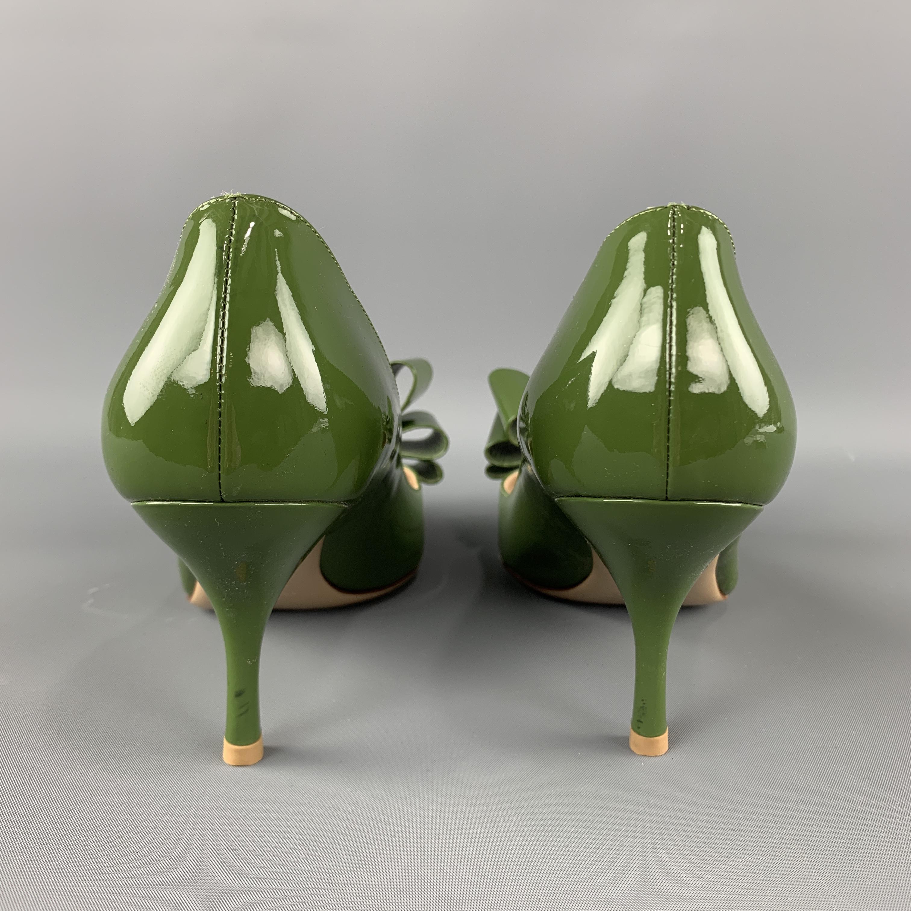 Women's VALENTINO Size 10.5 Green Bow Pointed Toe Pumps