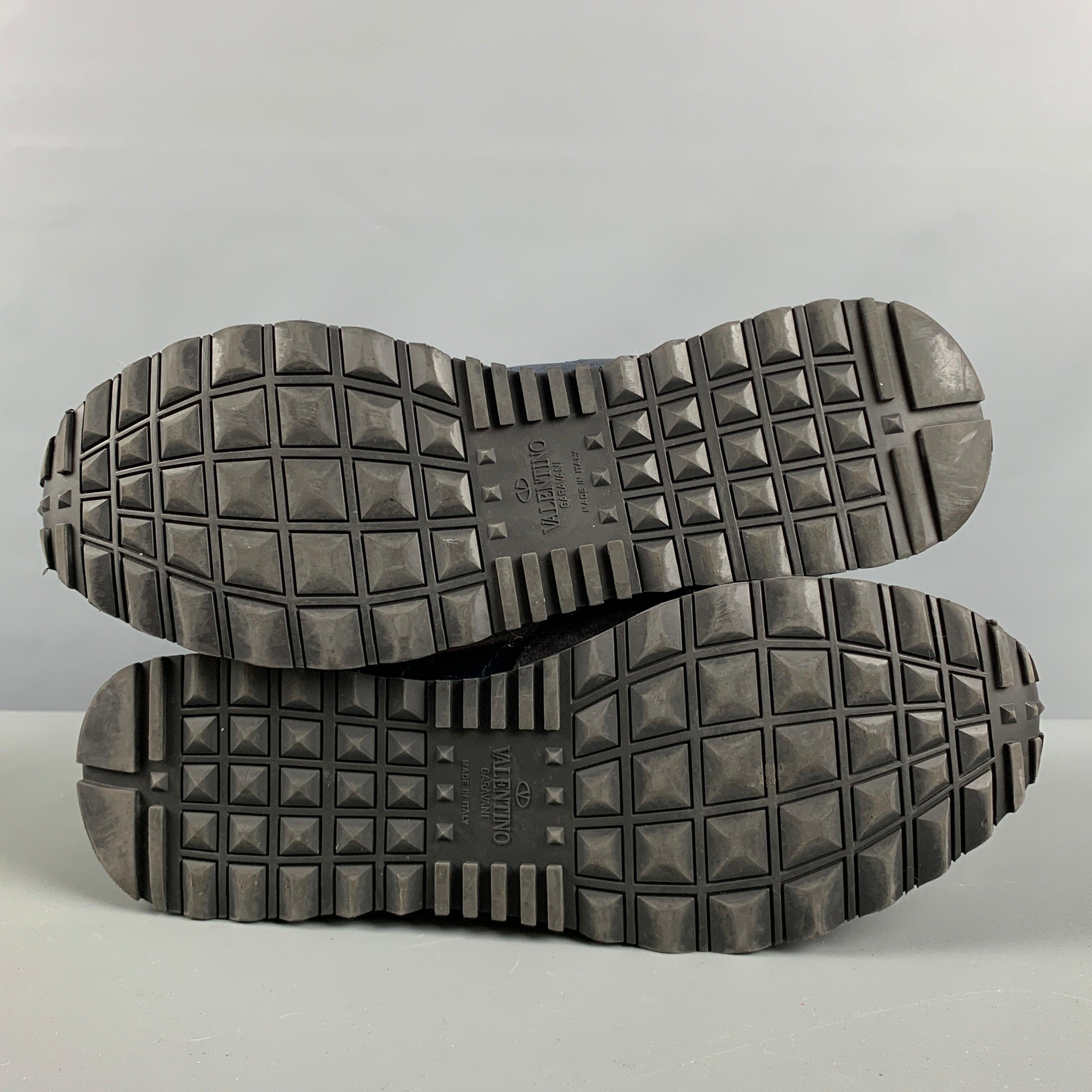 VALENTINO - Baskets basses en cuir camo gris marine taille 11 en vente 2