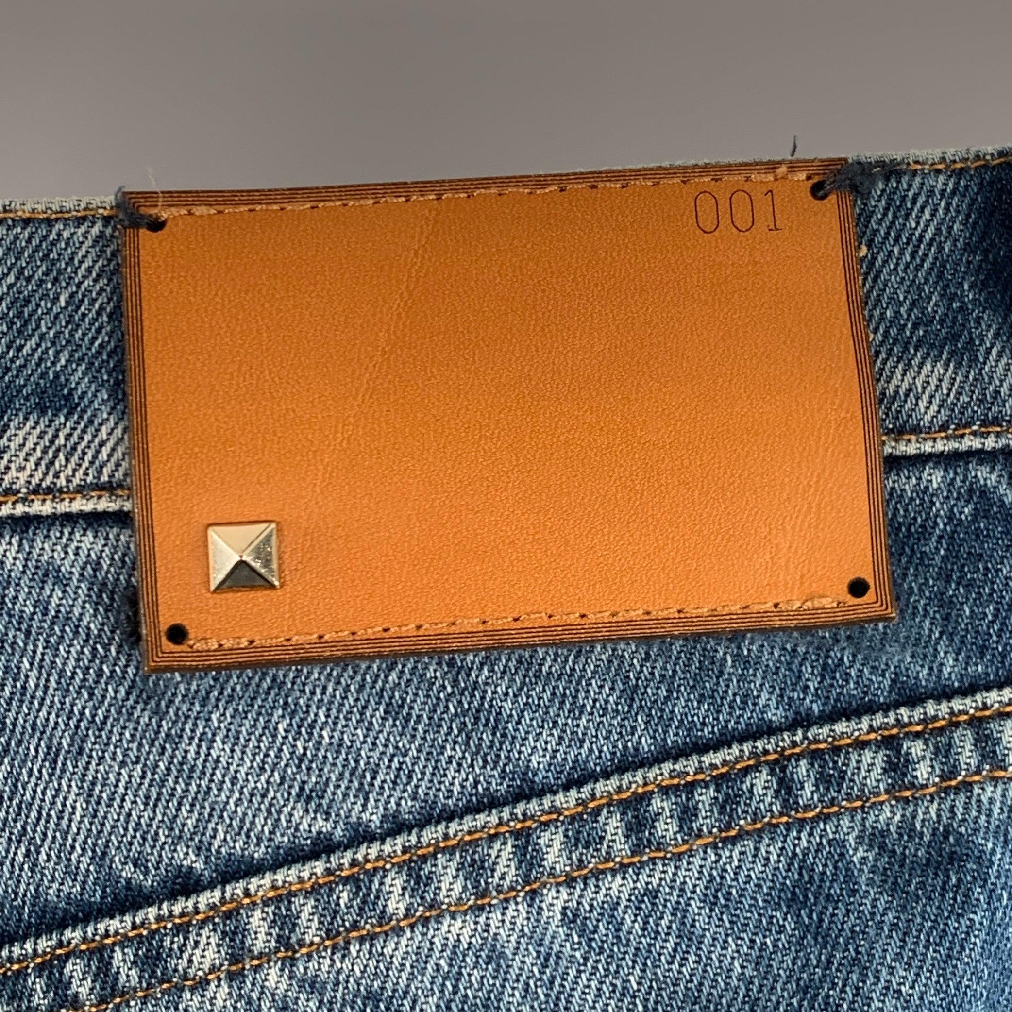Gris VALENTINO Taille 30 Indigo Wash Denim Straight Button Fly Jeans en vente