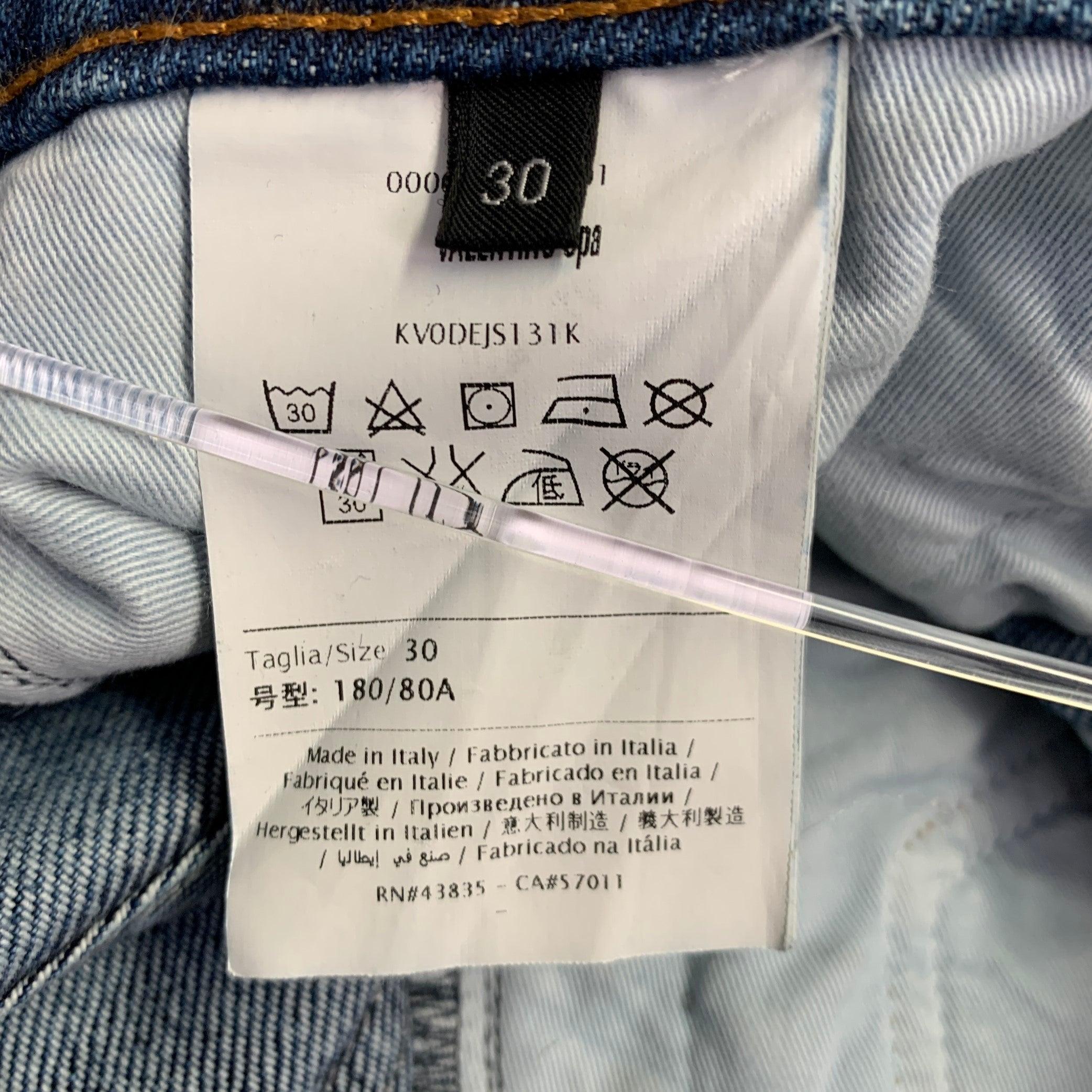 VALENTINO Taille 30 Indigo Wash Denim Straight Button Fly Jeans Excellent état - En vente à San Francisco, CA